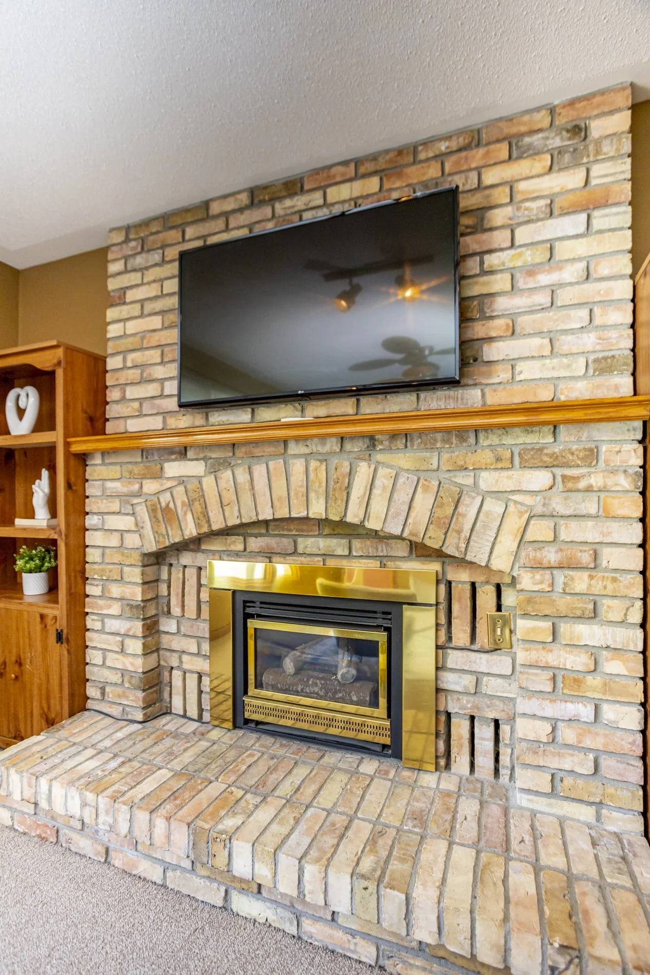 70 Thumnderbird Cres_23.JPG