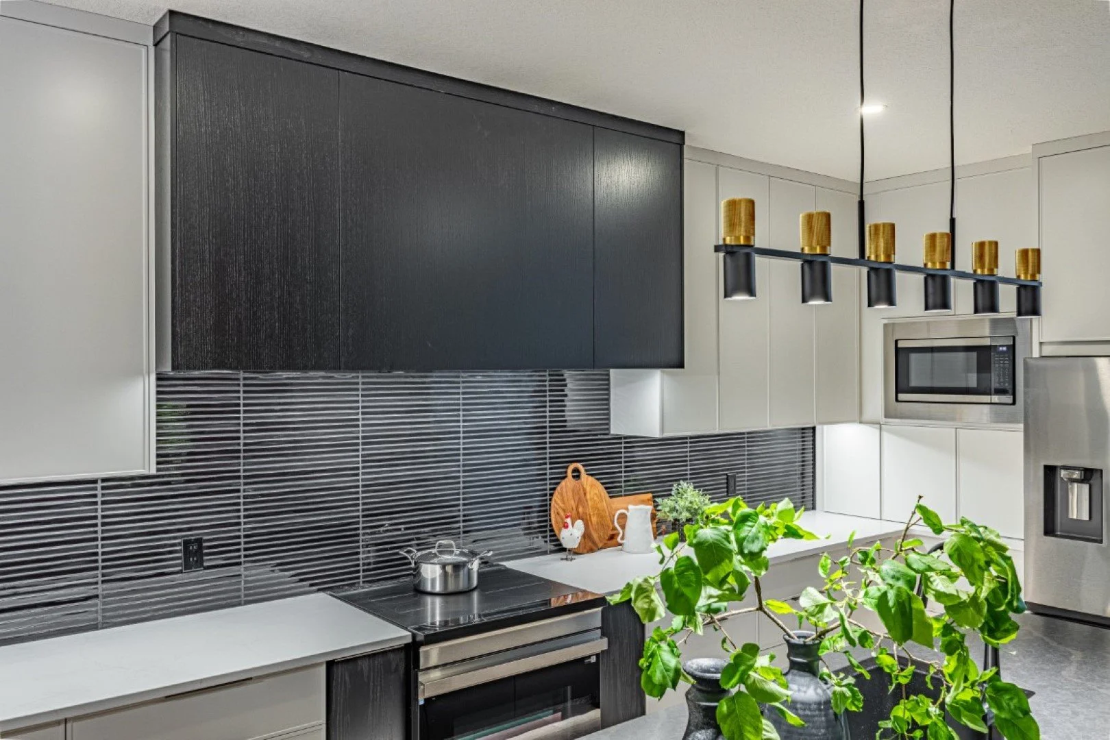 3229 Raleigh Cres-10.jpg