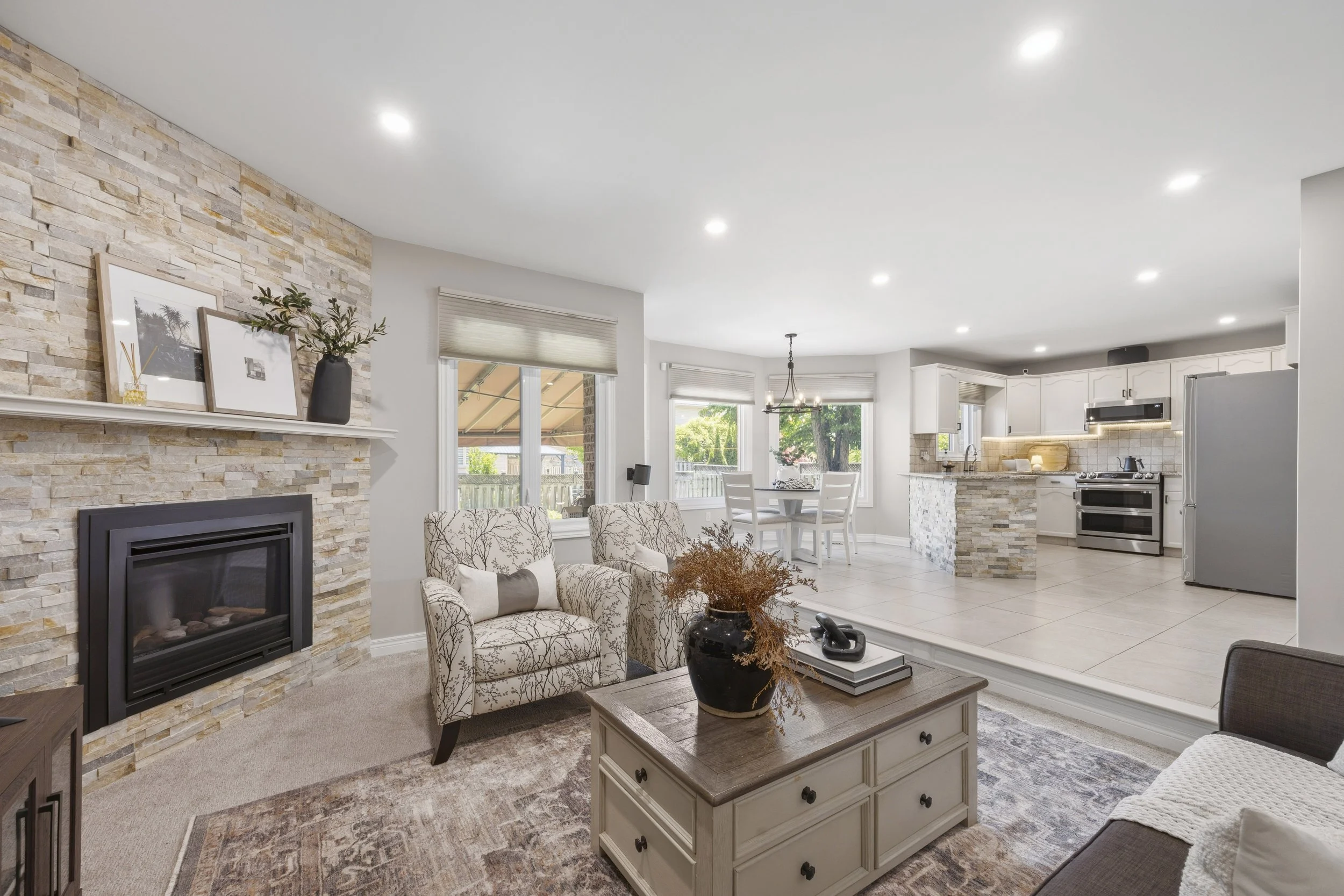 245 Ensign Cres -17.JPG