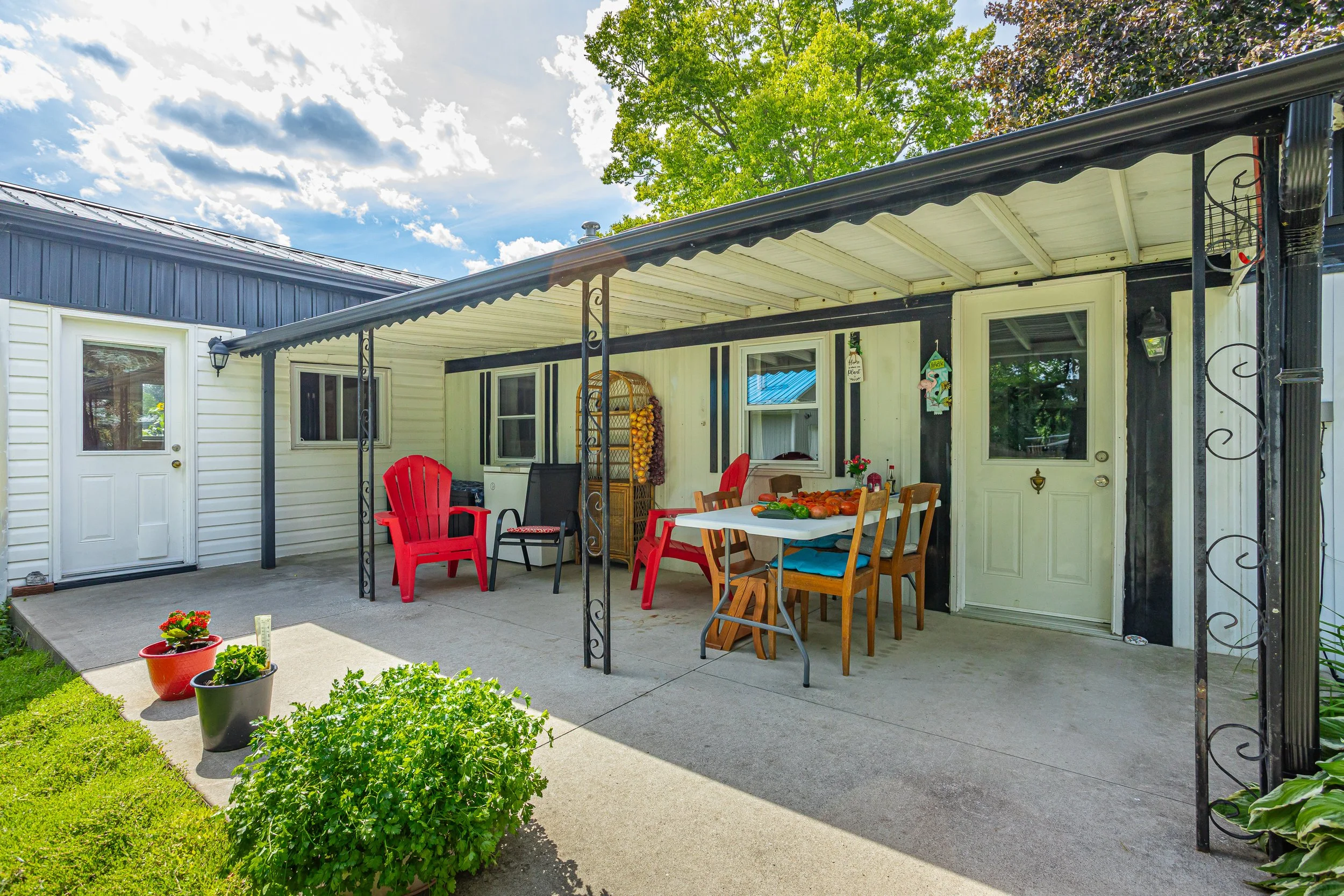 4403 Queens Ave -06.jpg