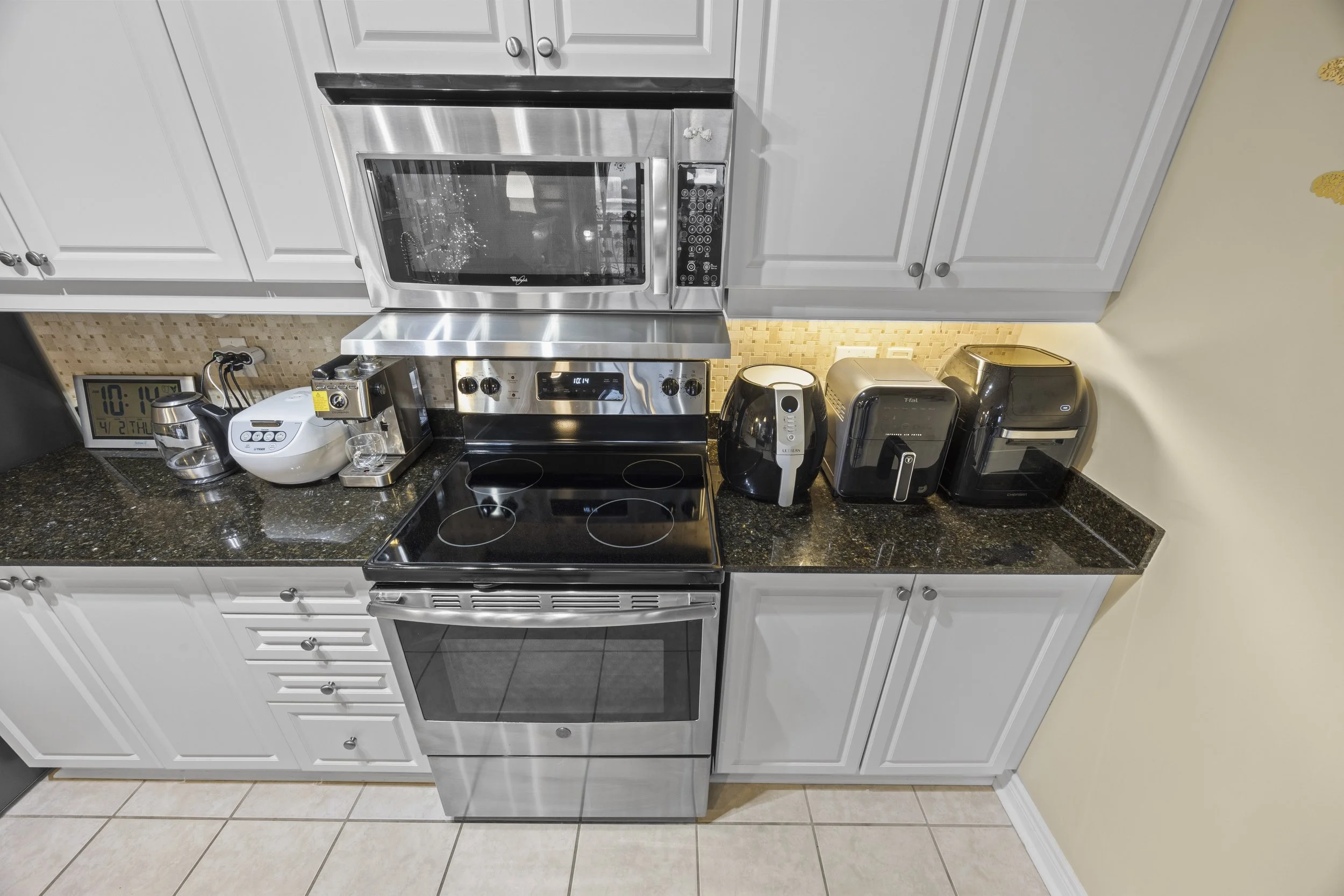 604-1030 Coronation Dr -13.JPG