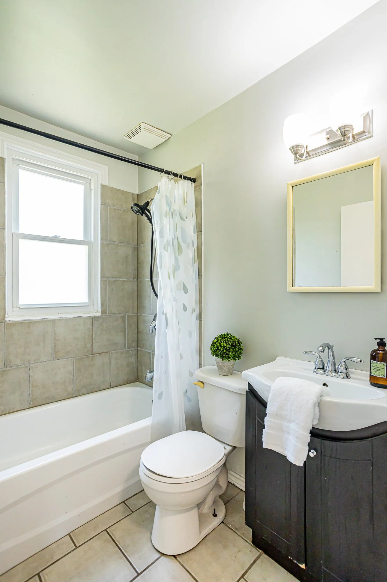 350 Winnipeg Blvd-22.jpg