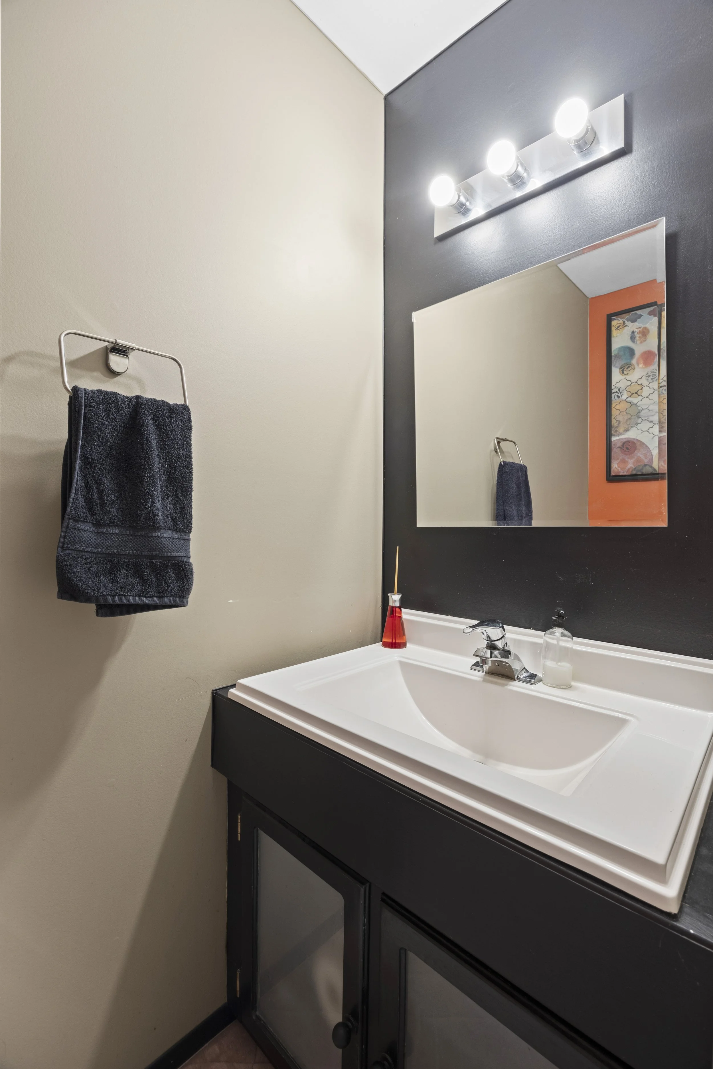 453 Wilkins St -13.JPG