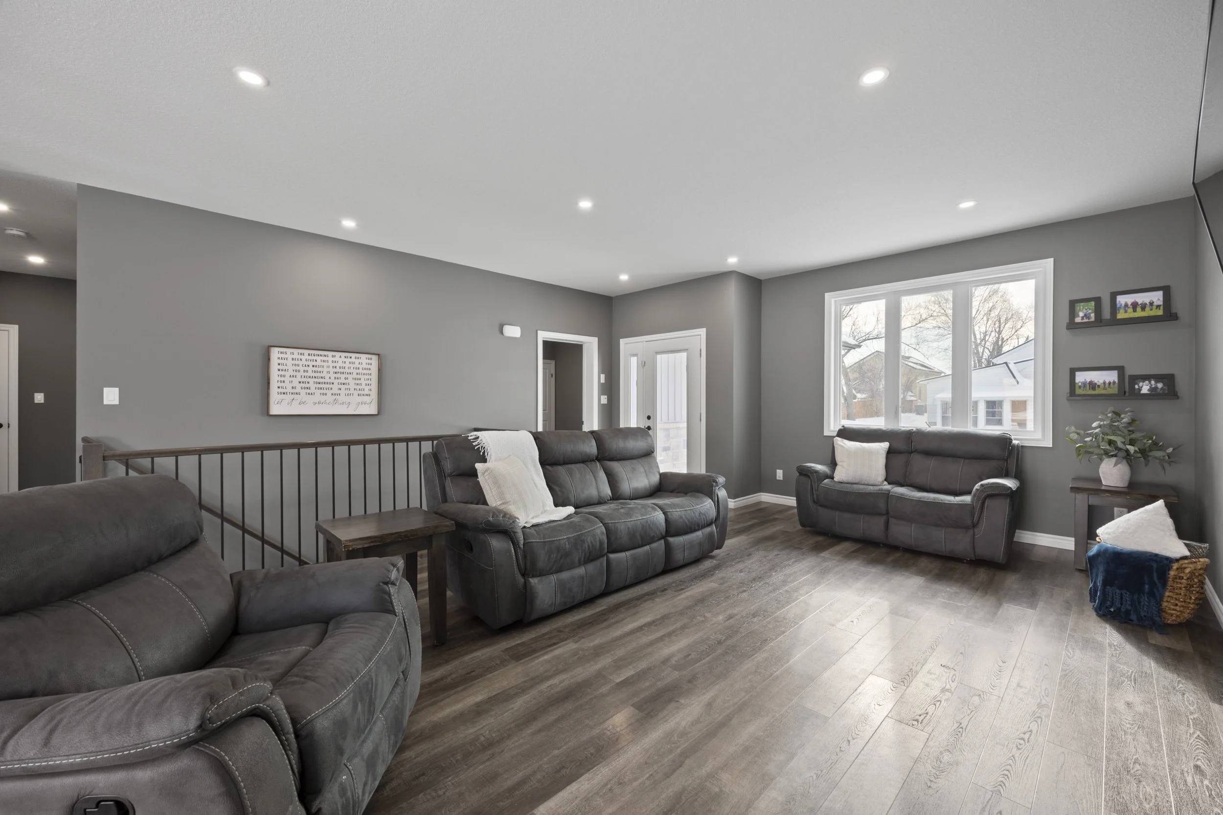 21 Middle St -10.JPG