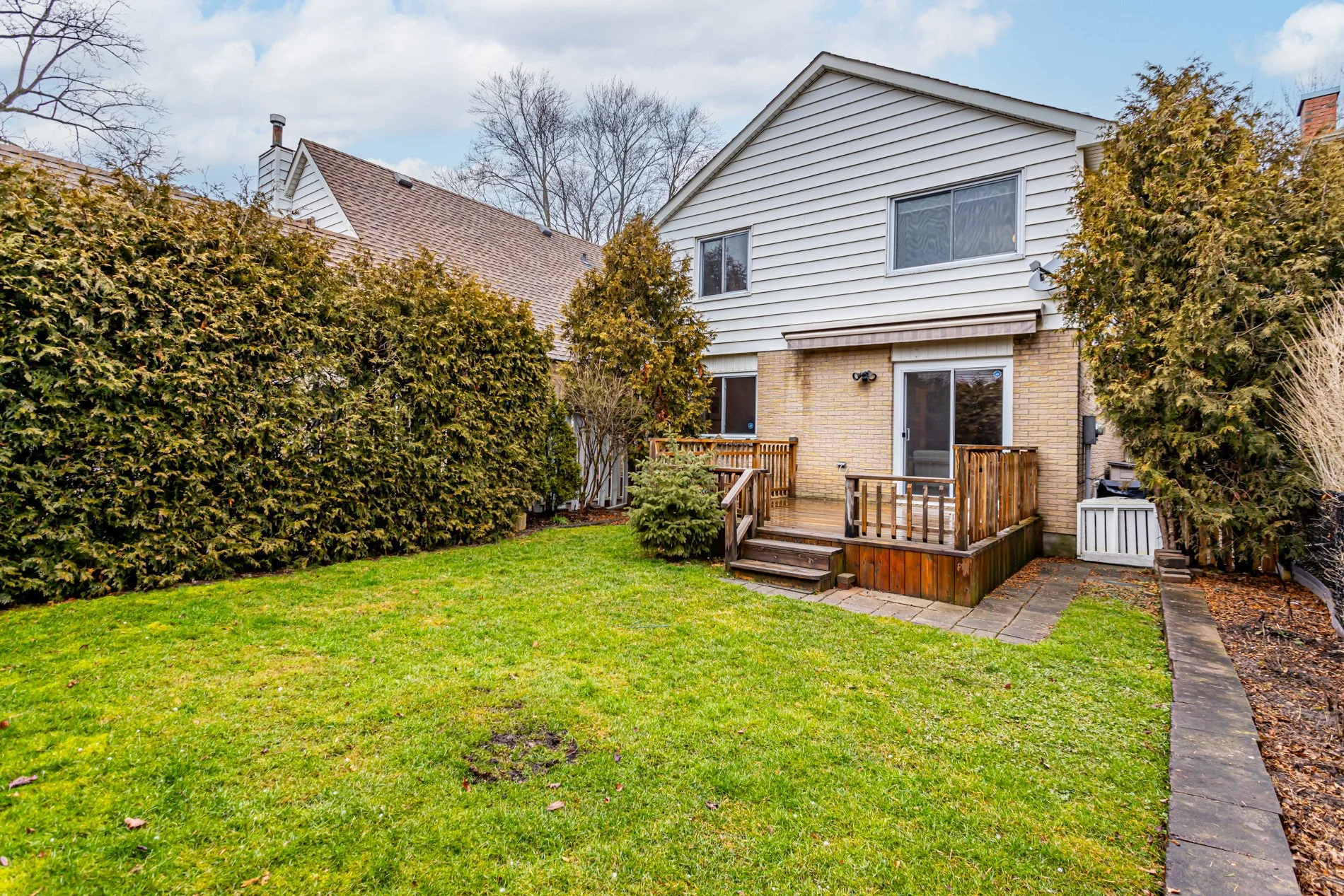 1-231 Windsor Ave-37.jpg