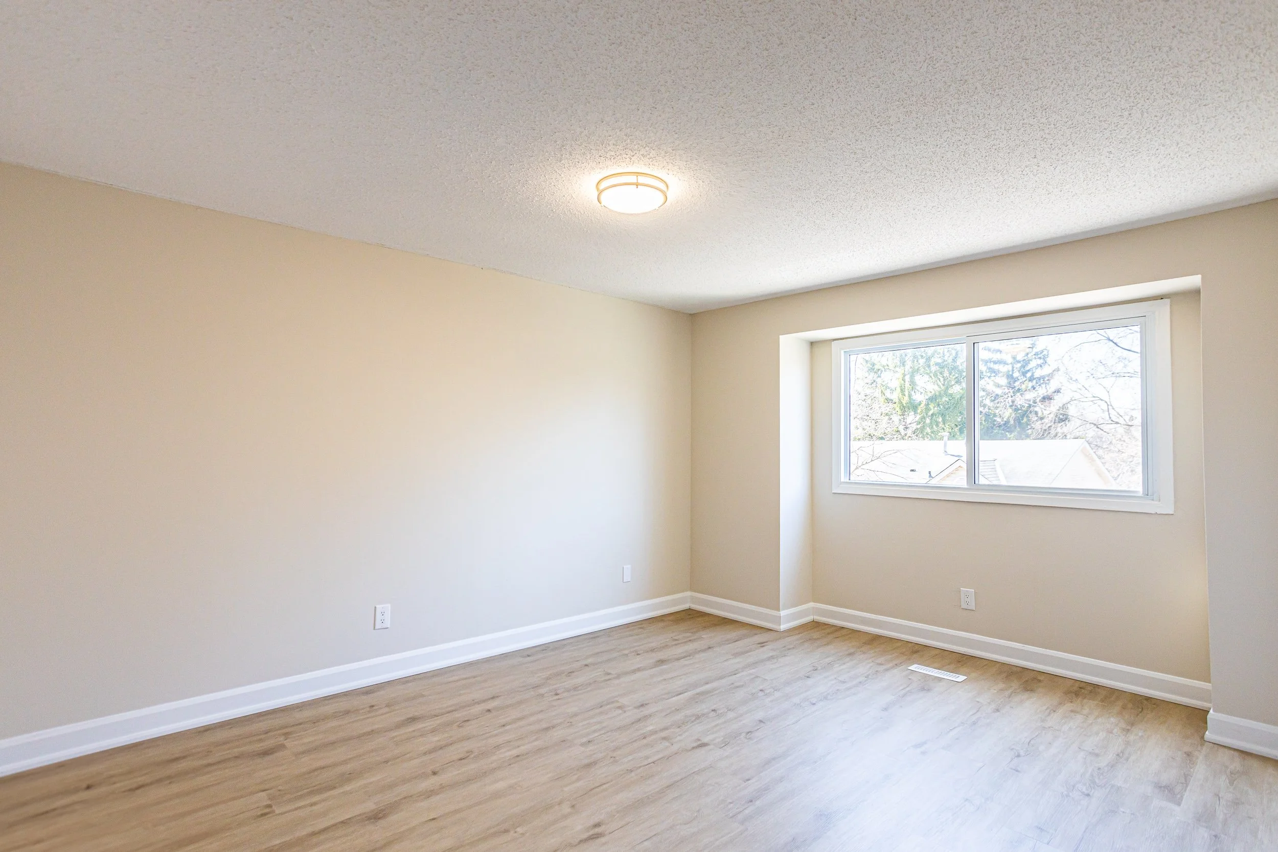 75-35 Waterman Ave-23.jpg