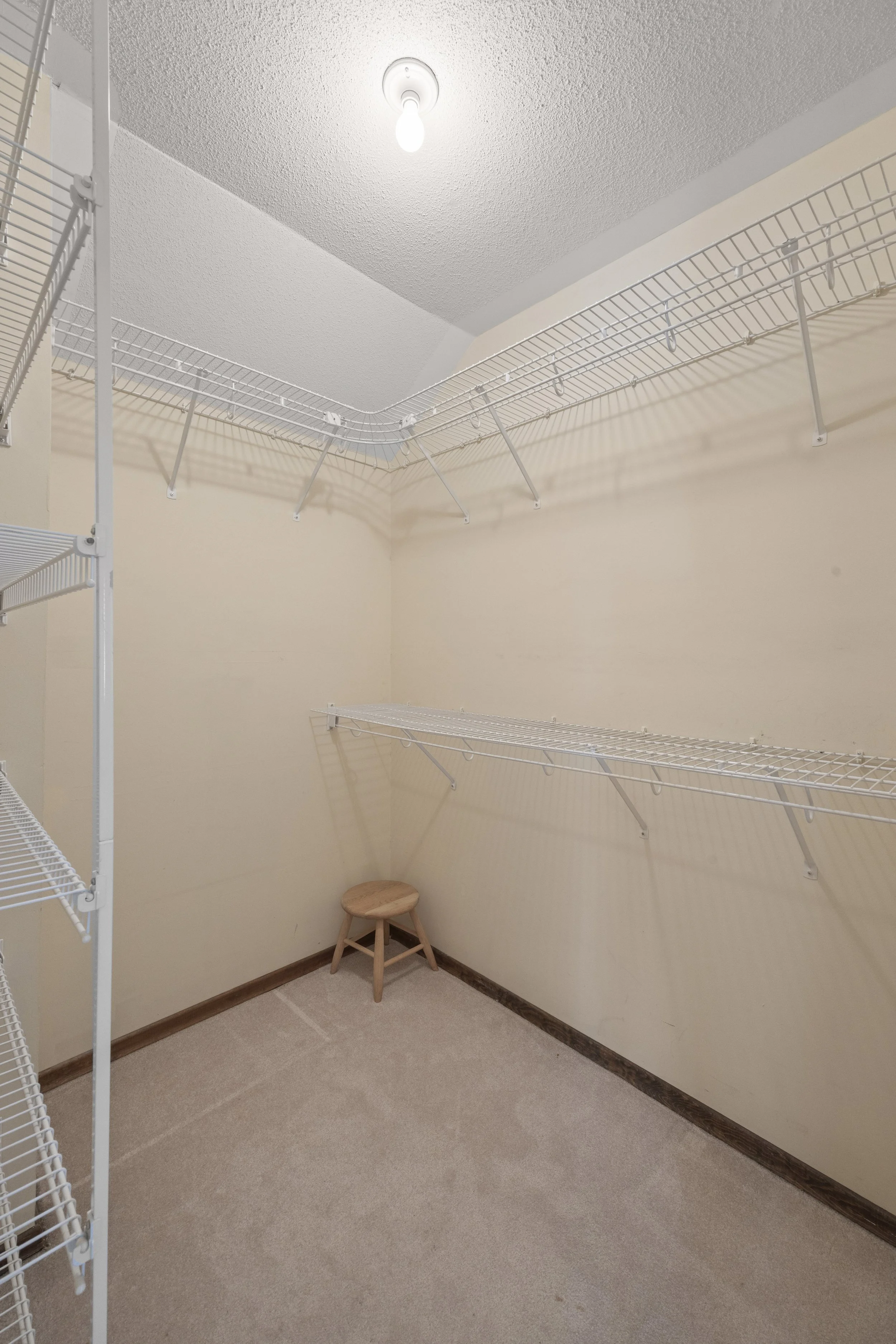 923 Farnham Rd -36.JPG
