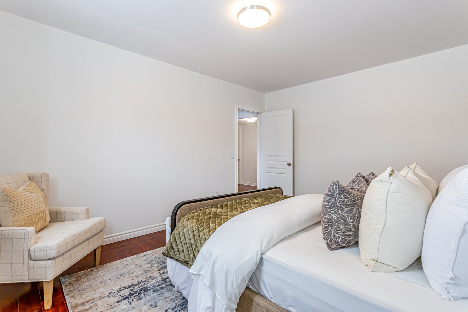 535 Harris Circle-32.jpg