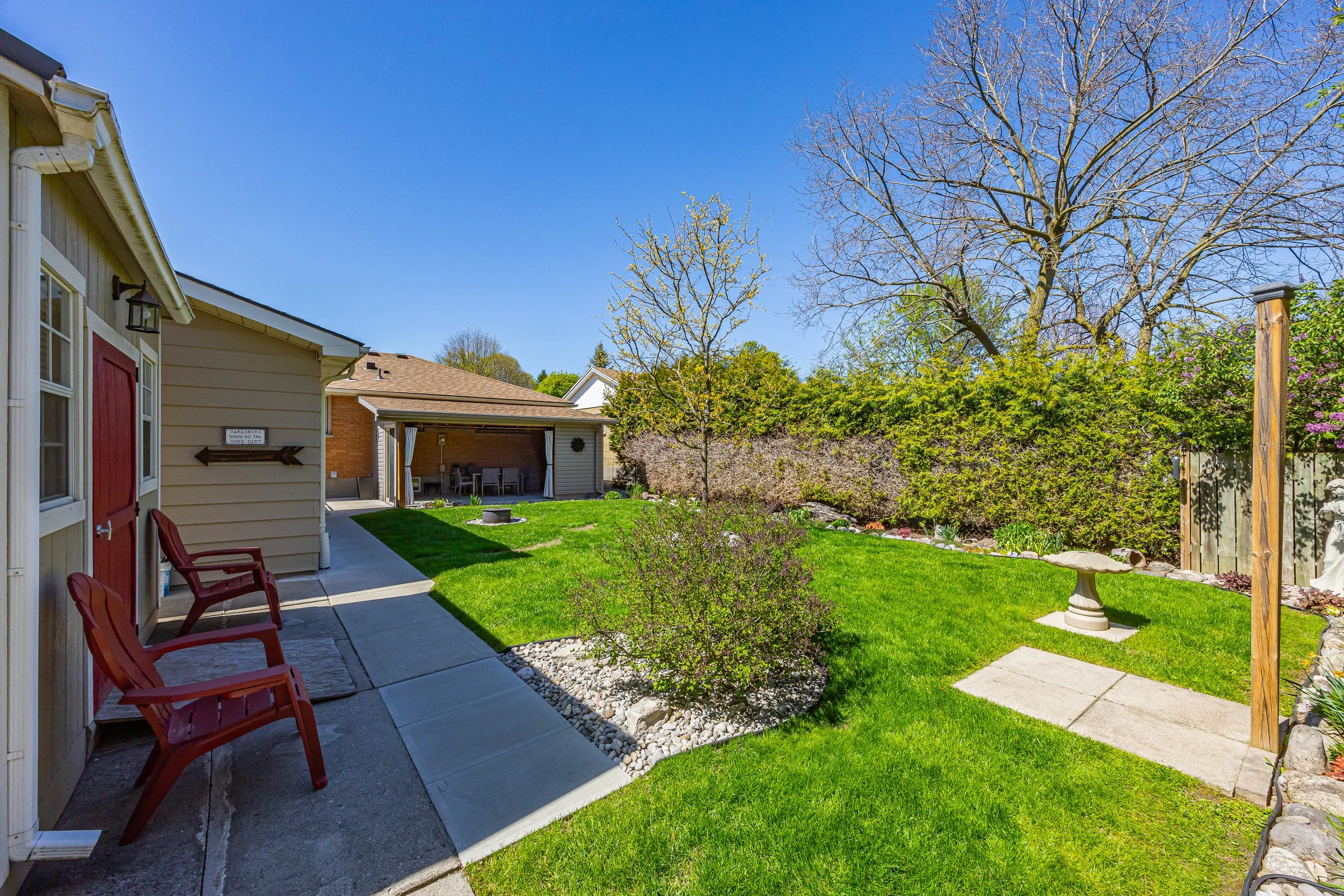 430 Magnolia Cres -44.jpg