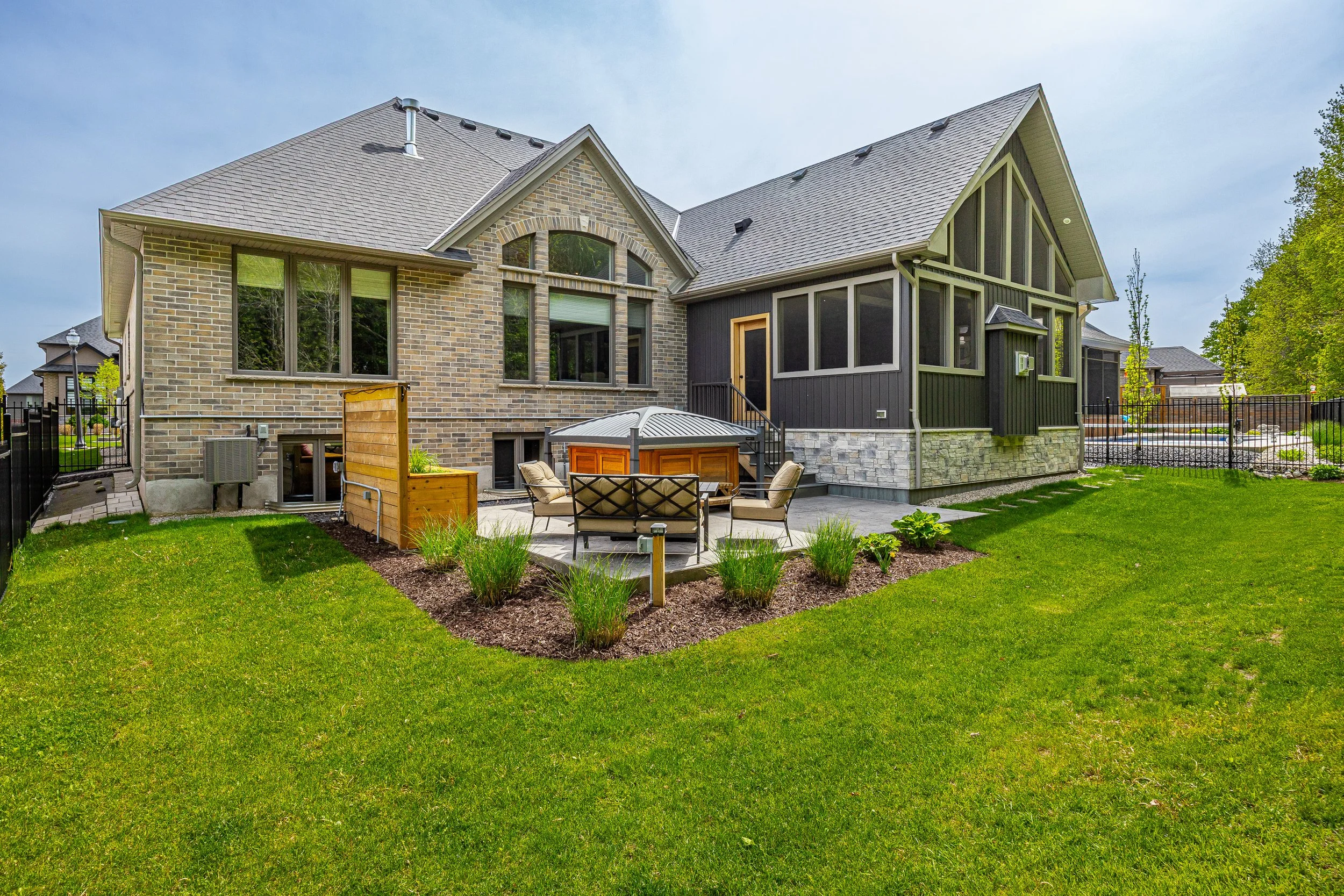 2263 Dauncey Cres -48.jpg