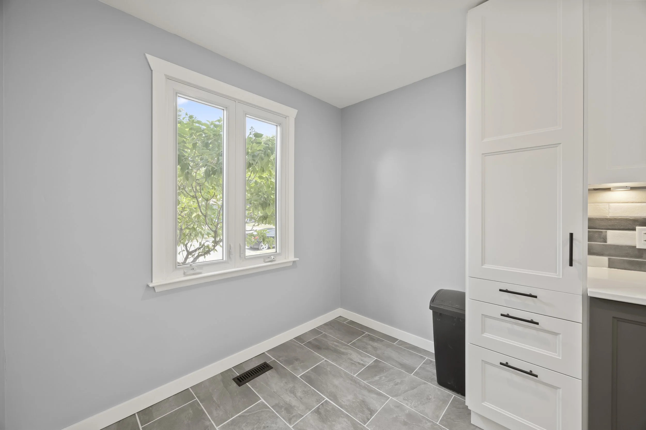 6 Heath Pl -16.JPG