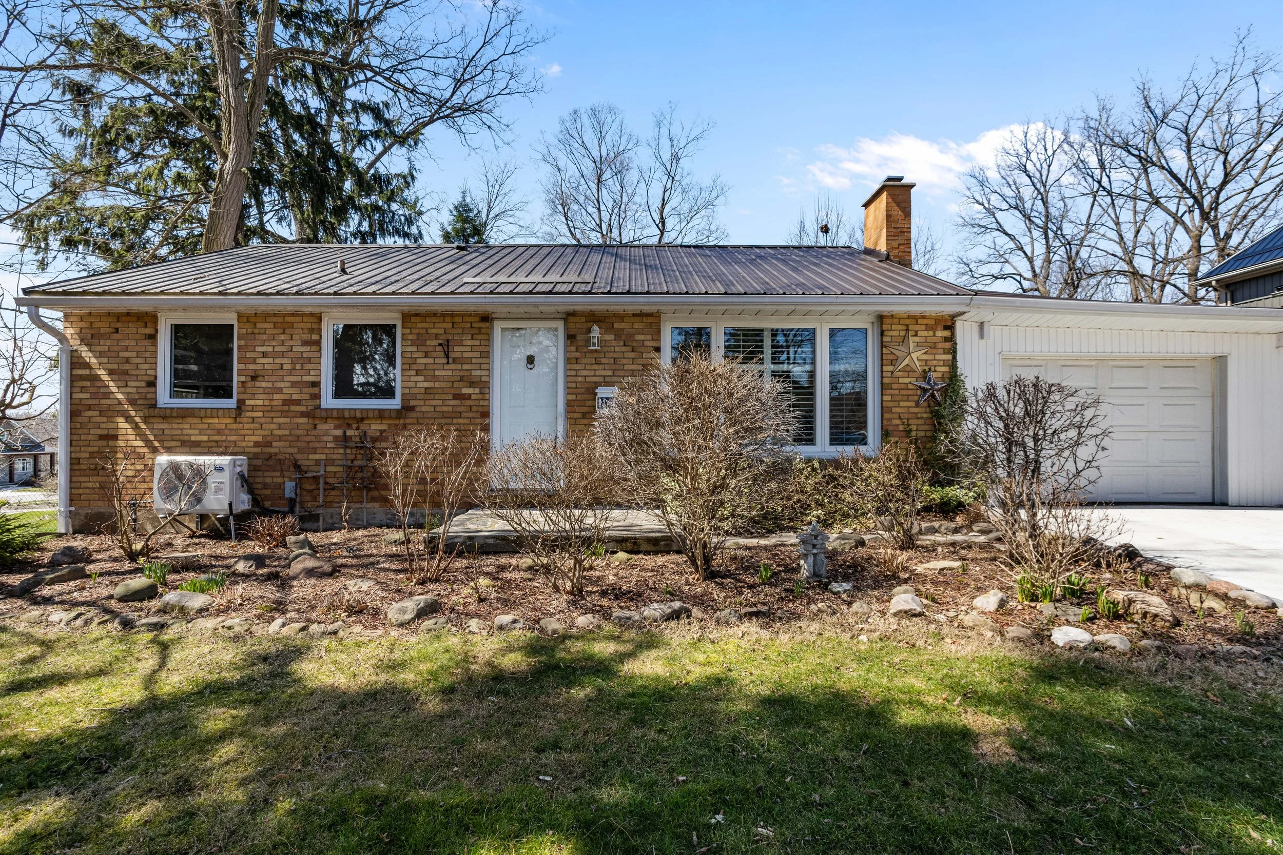 16 Crescent Ave (3).JPG