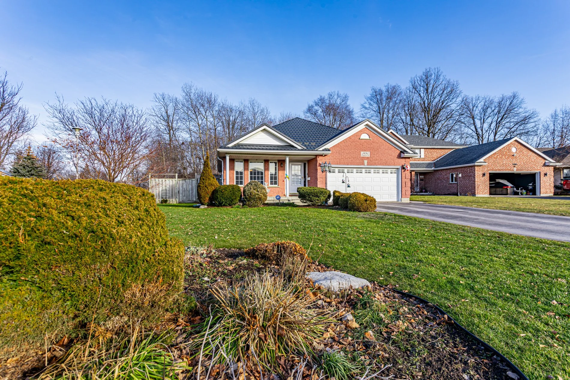 1691 Edgepark Pl-2.jpg