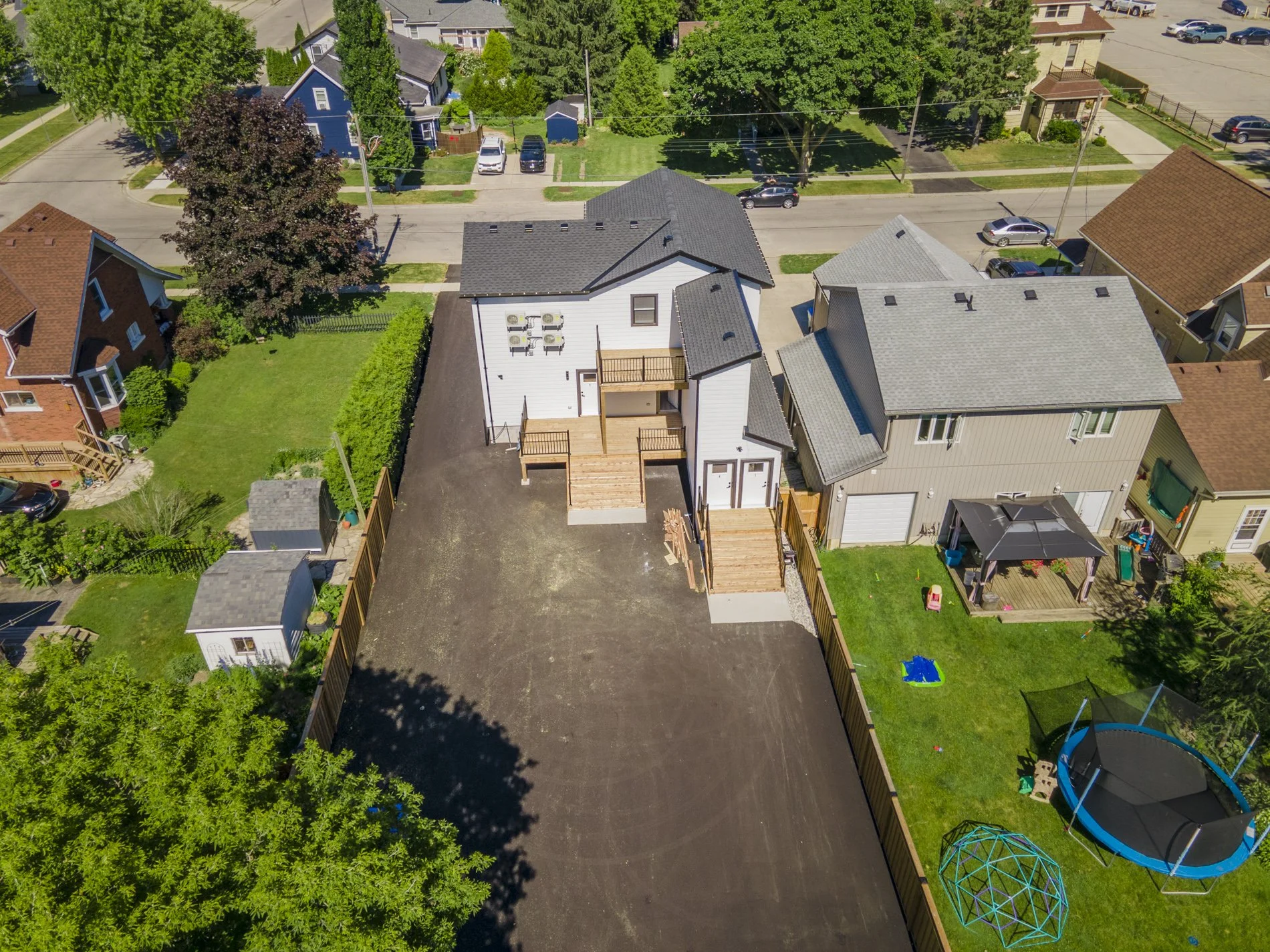 285 William St - Exteriors_23.JPG