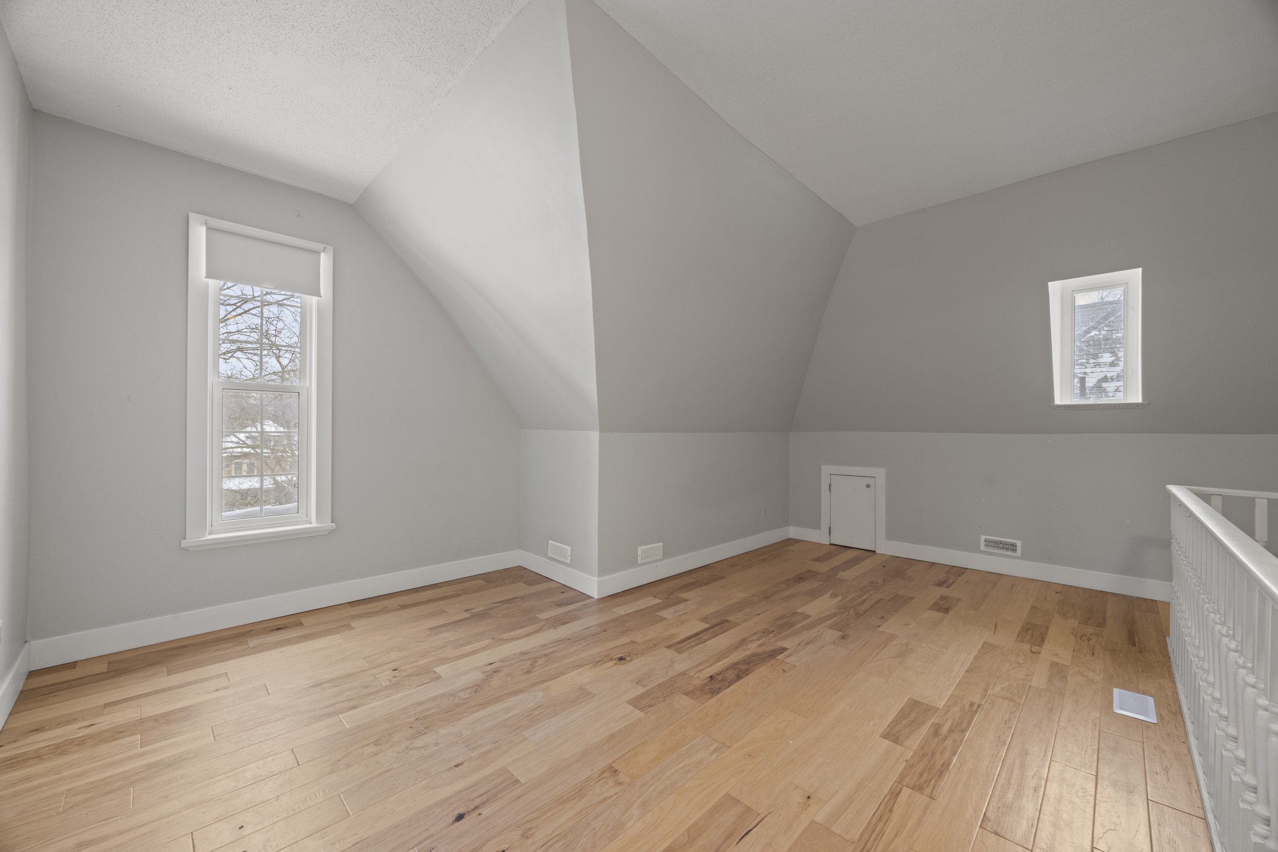 517 Princess Ave -27.JPG