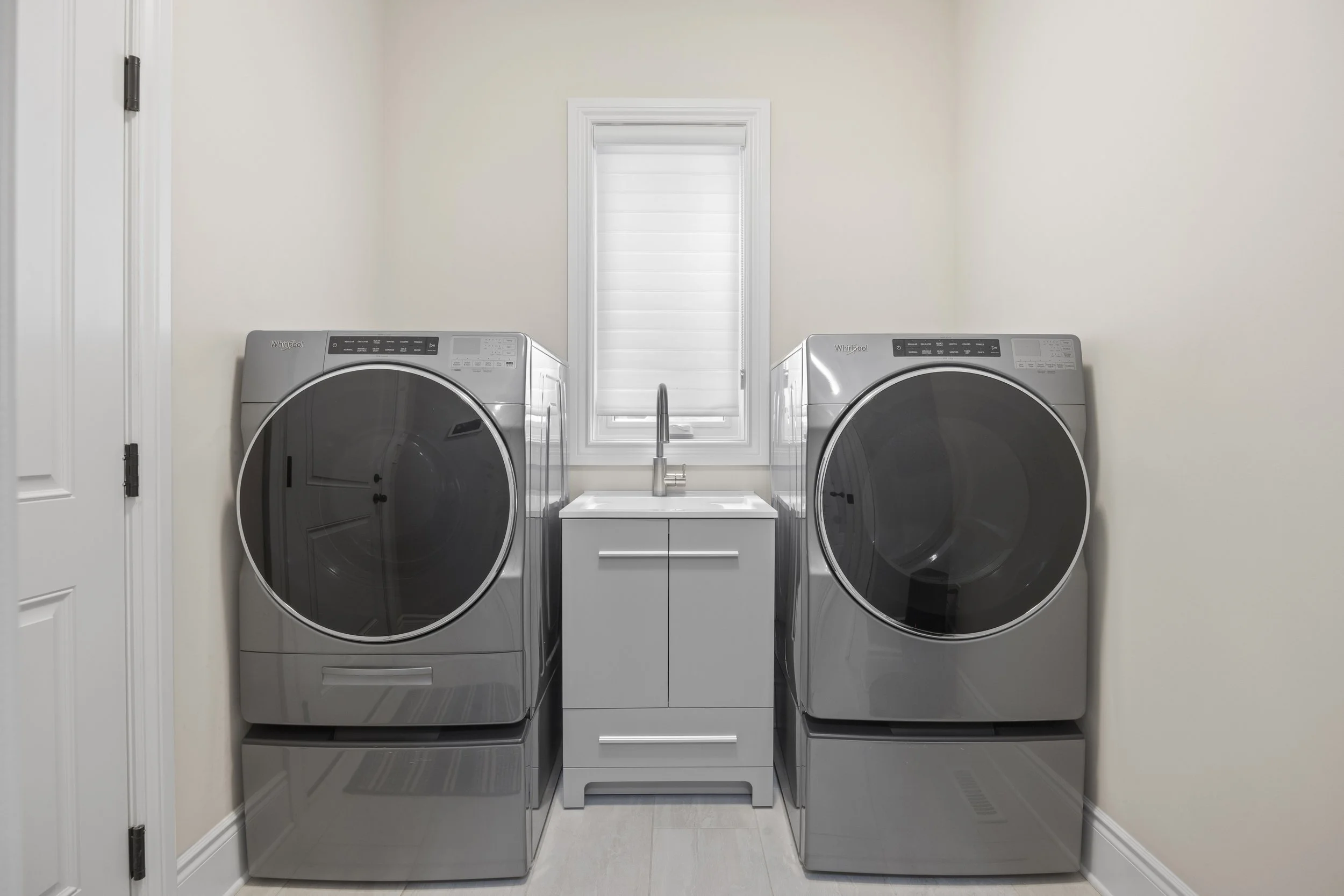 2263 Dauncey Cres -30.JPG