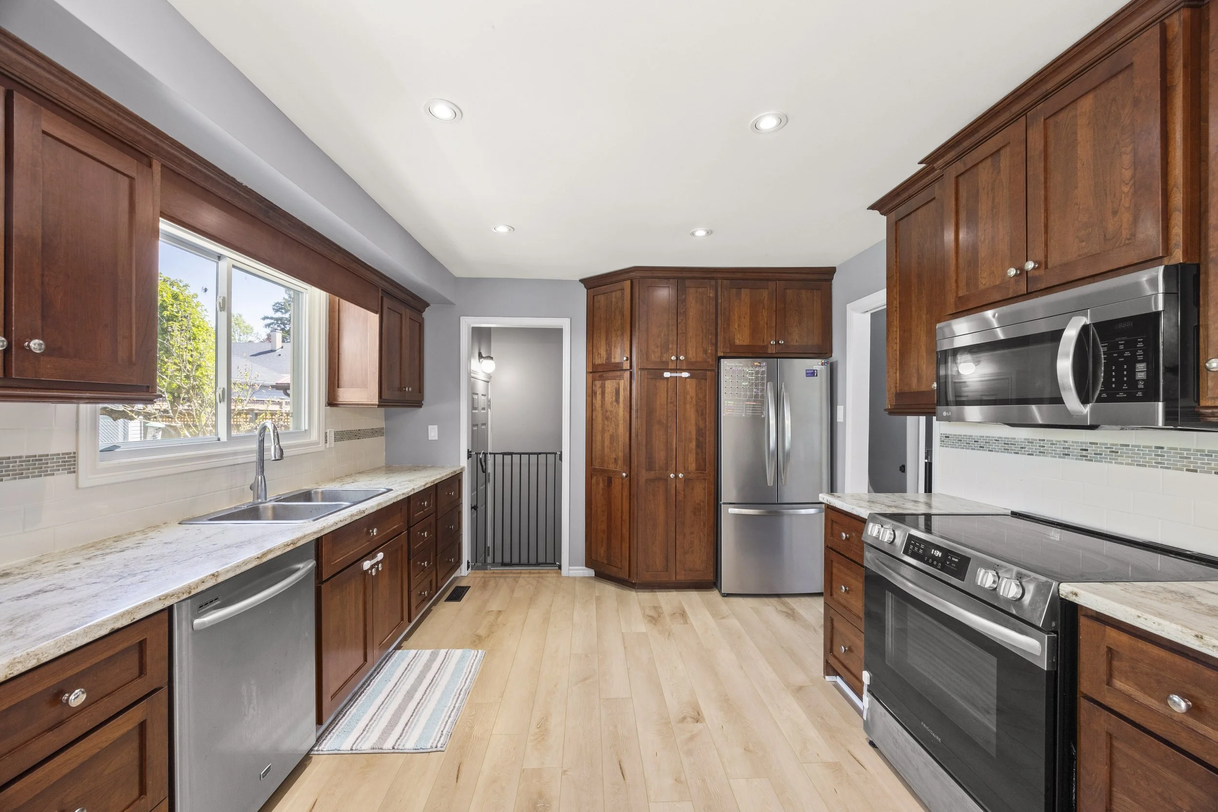 315 Elgin St W -16.JPG