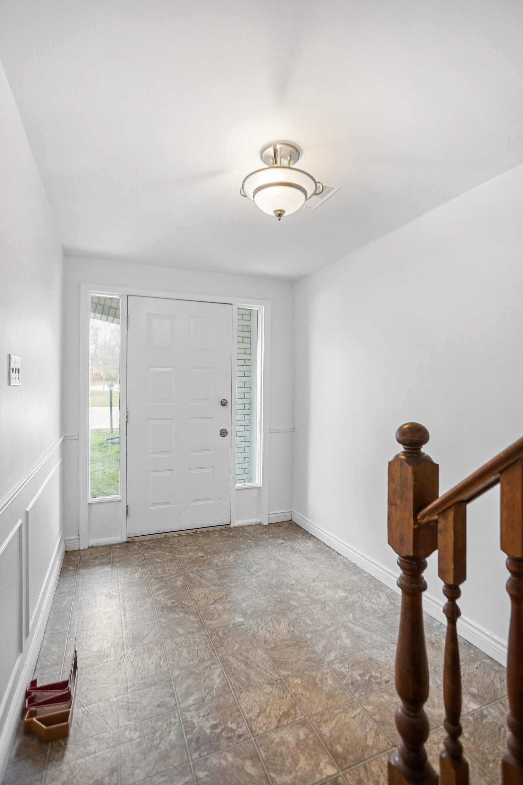 216 Homestead Cres-6.jpg