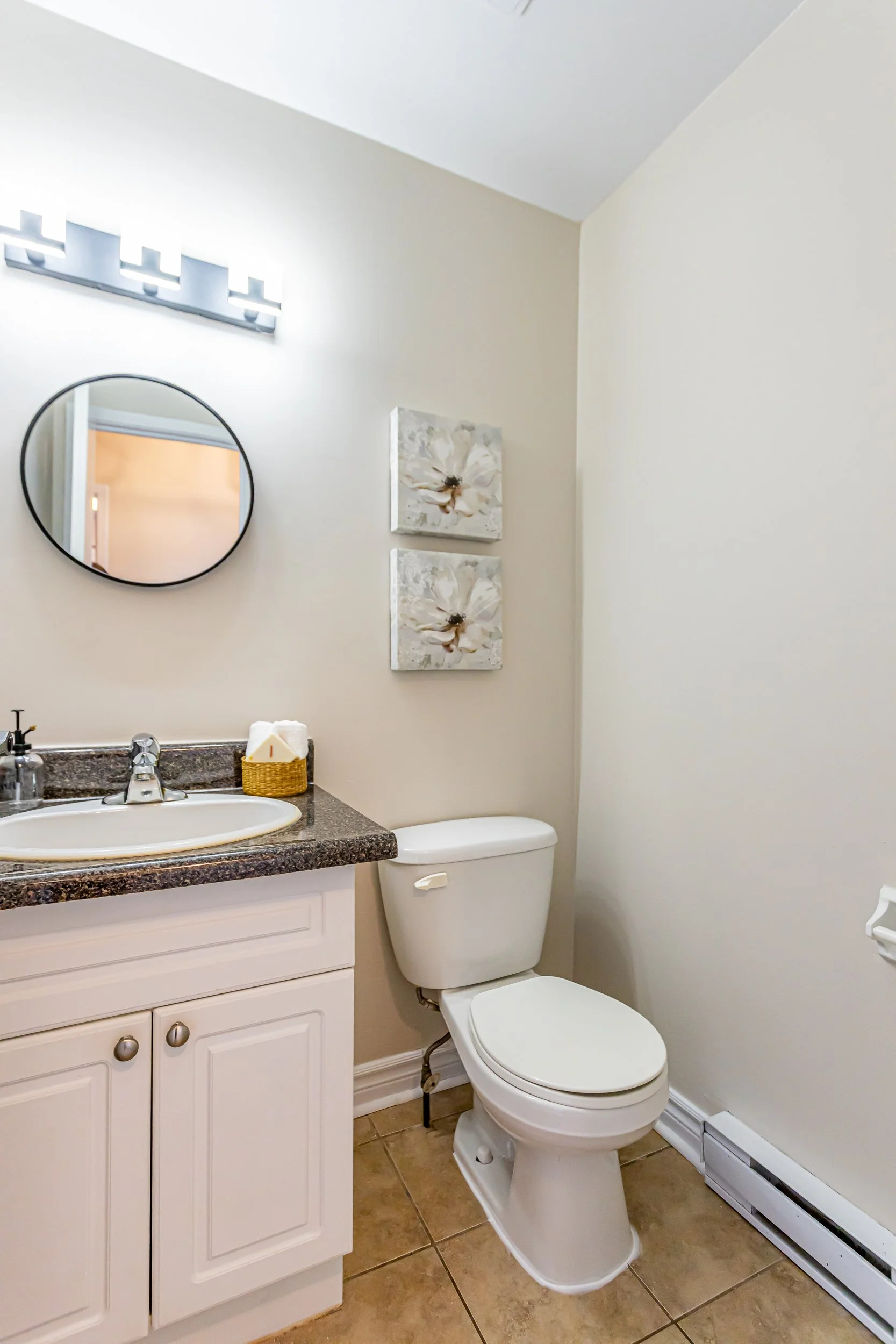 38-355 Sandringham Cres-13.jpg