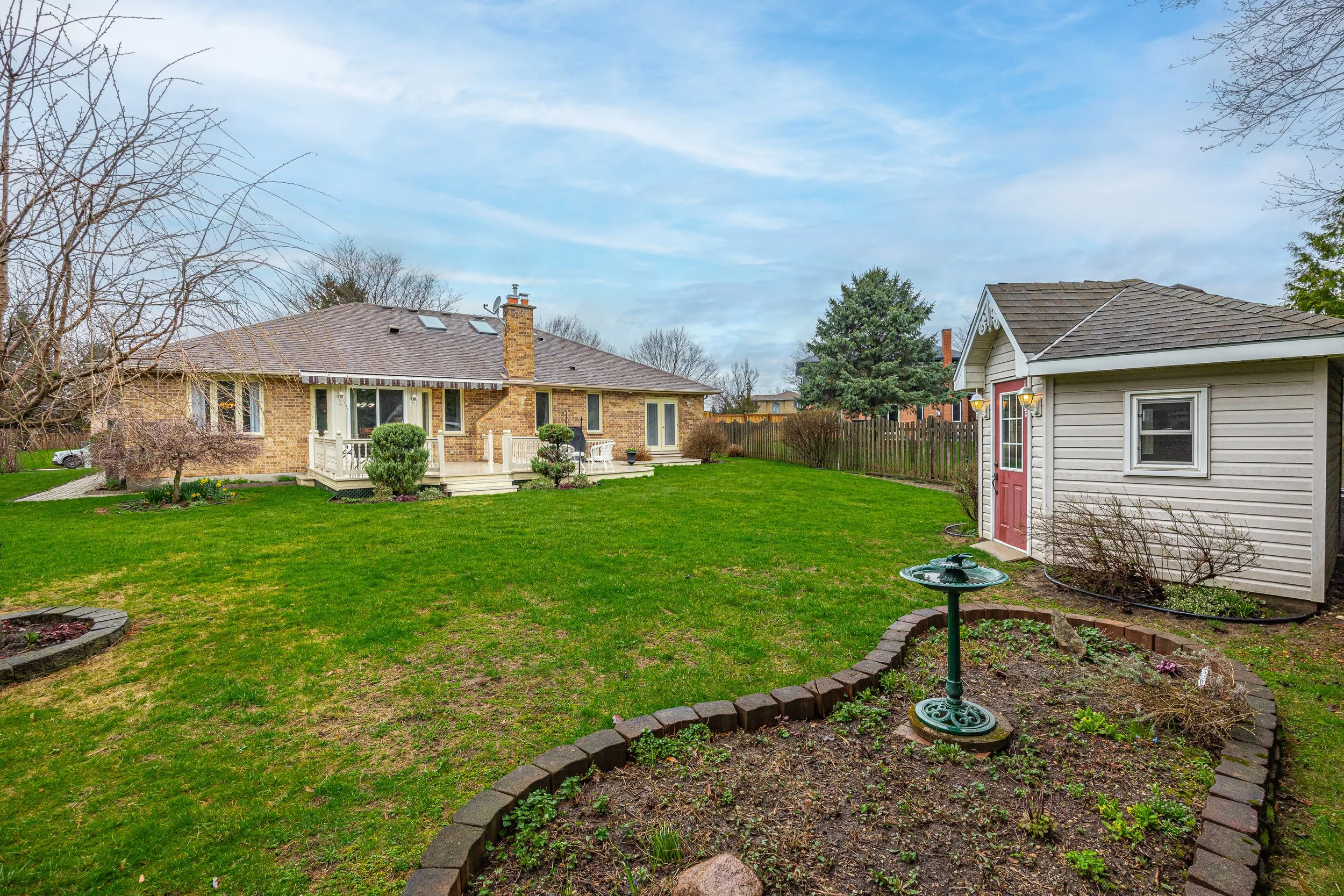 7069 Diane Cres -38.jpg