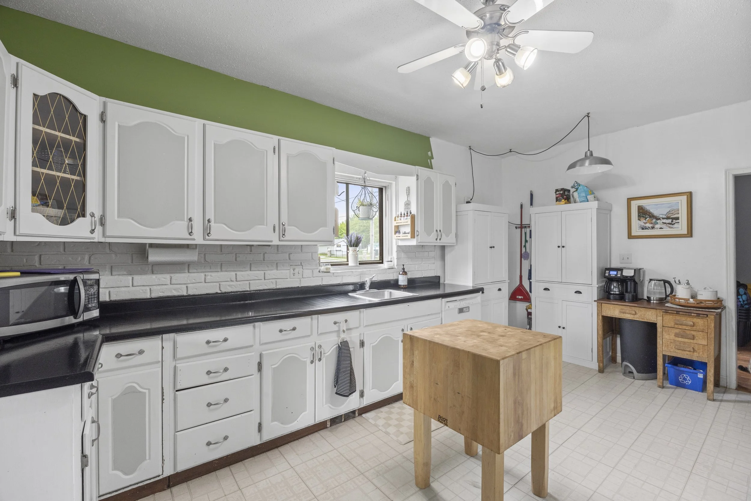 258 Upper Queen St -37.JPG