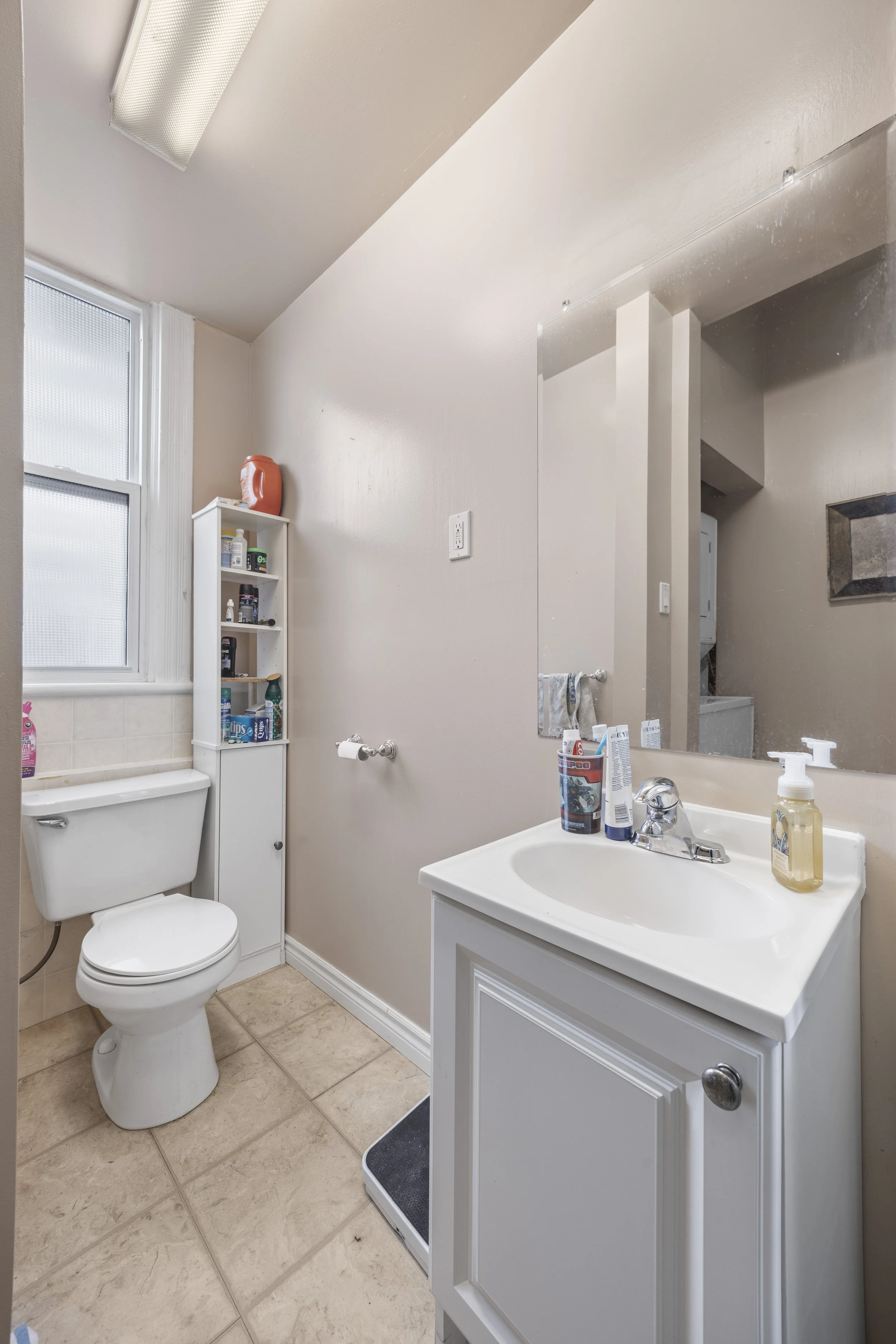 551 Adealide St North -28.JPG