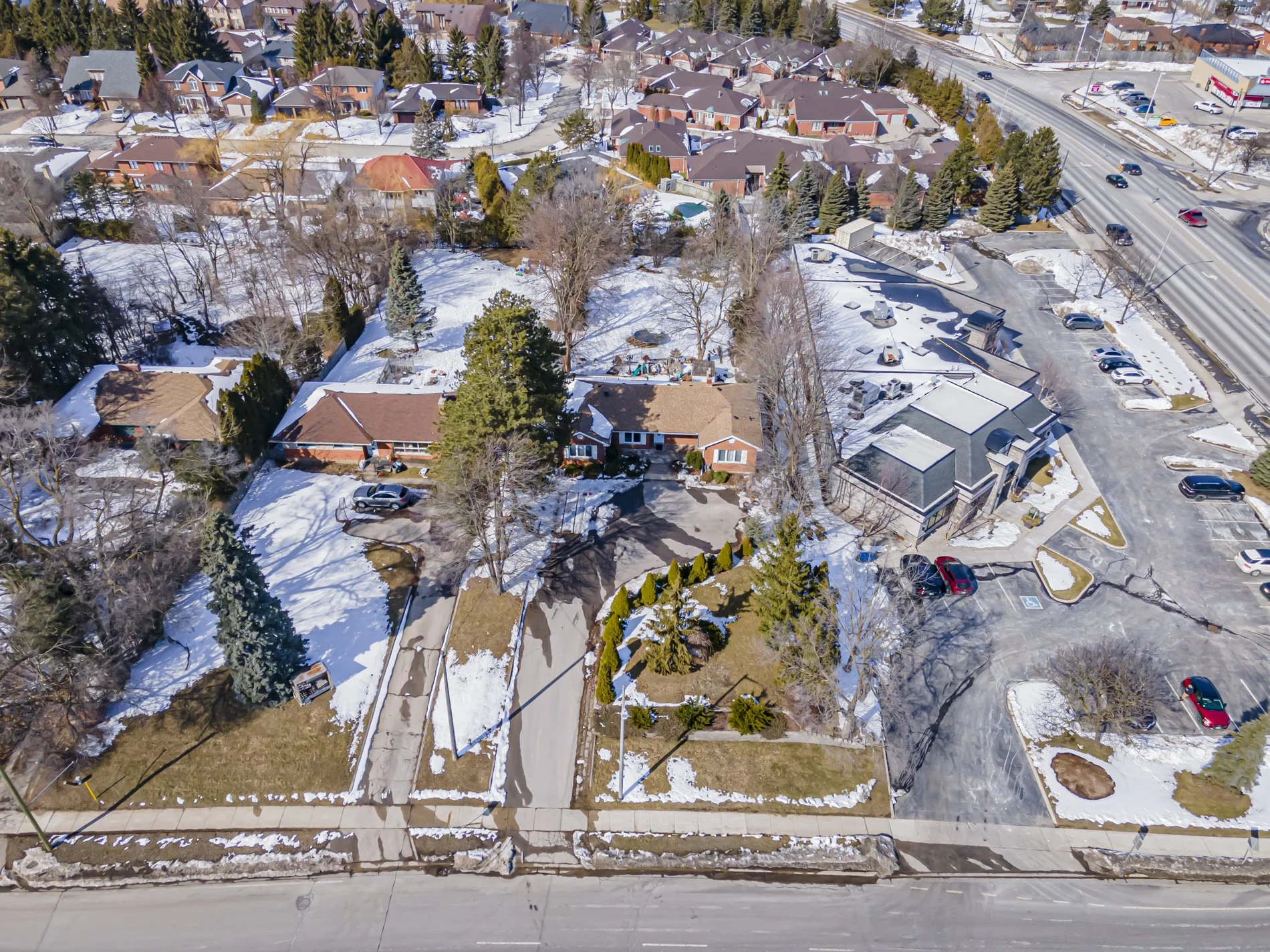 545 Commissioners Rd W_39.JPG