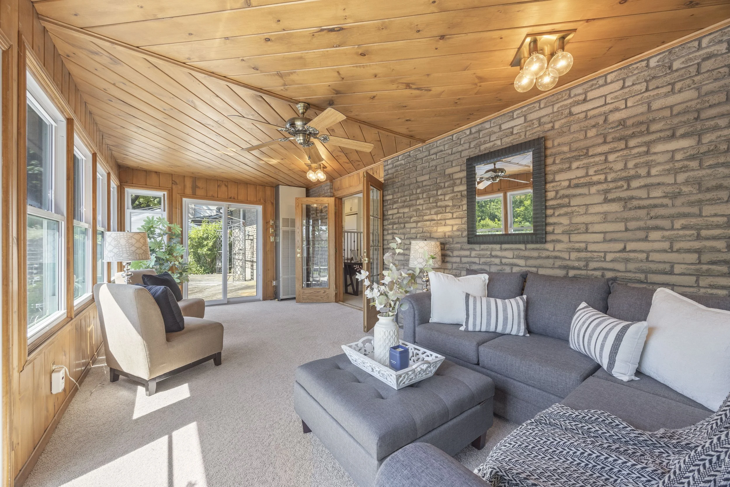 923 Farnham Rd -23.JPG