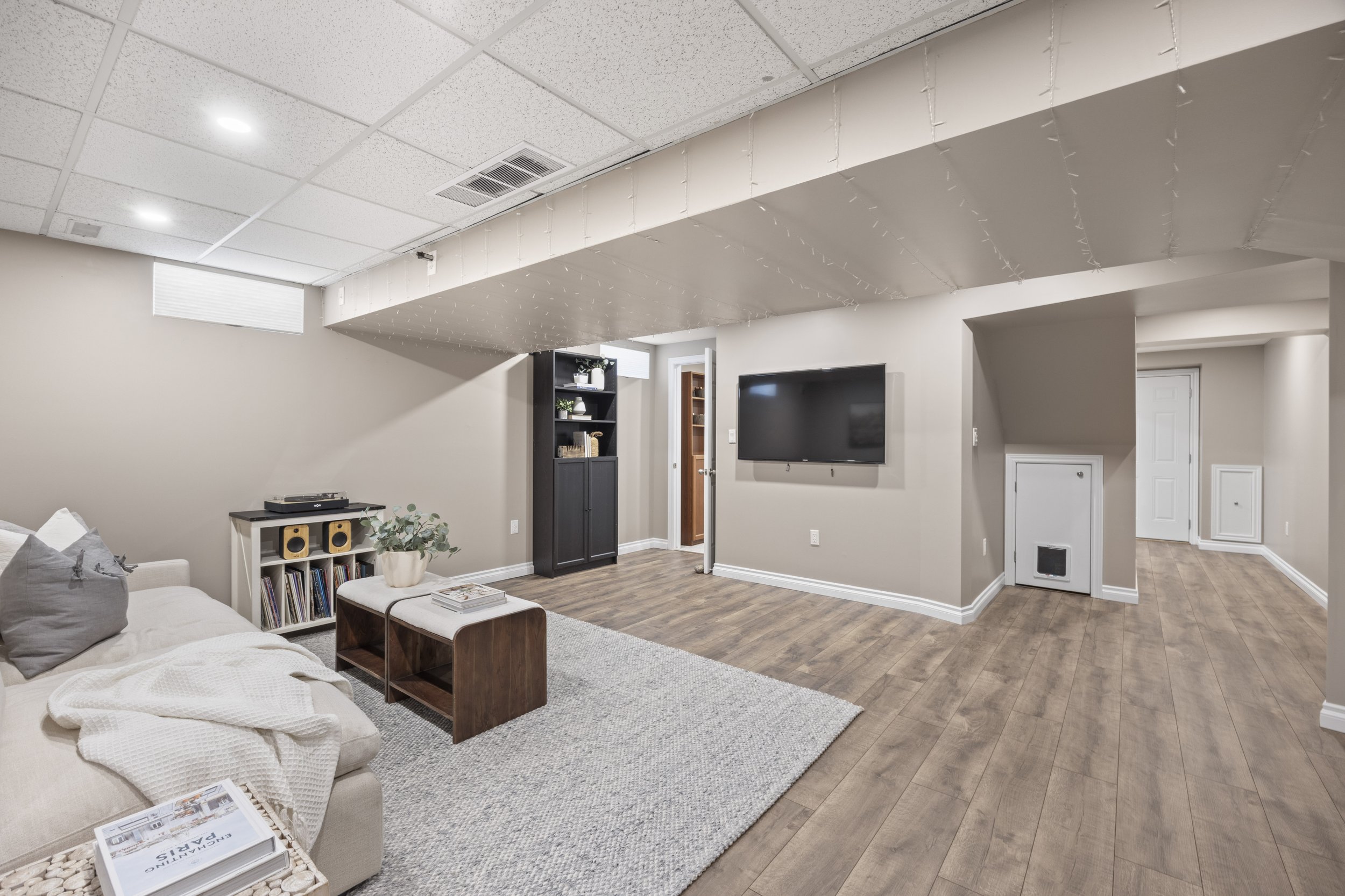 245 Ensign Cres -41.JPG