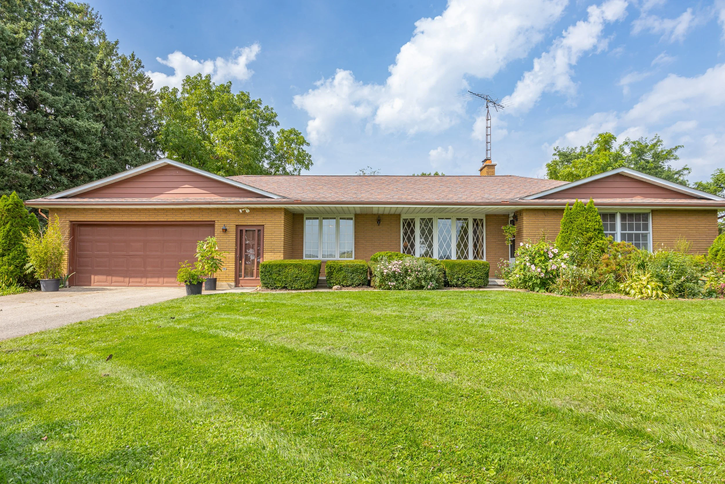 17988 Thorndale Rd-1.jpg