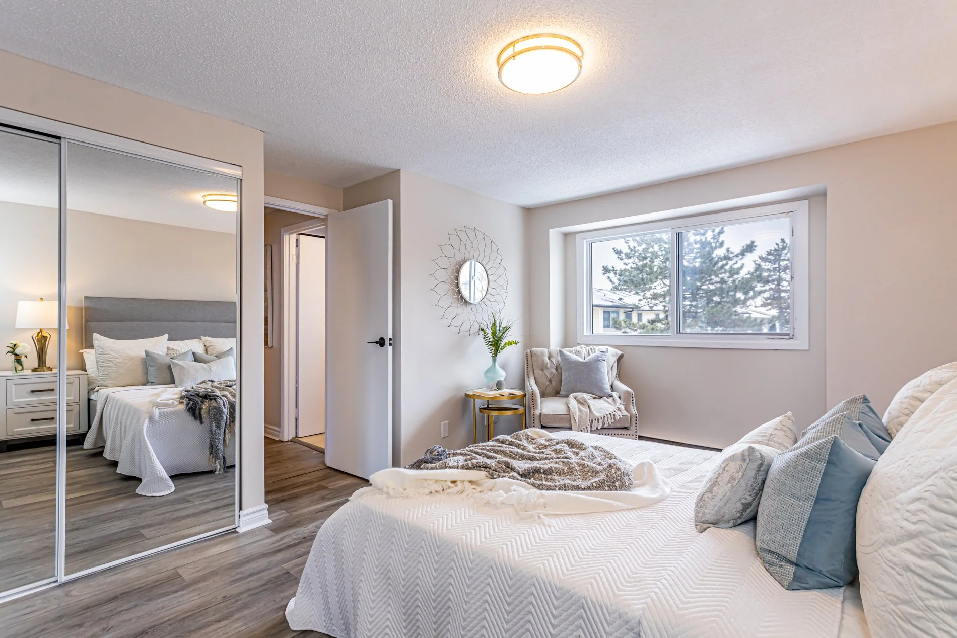 42-355 Sandringham Cres-17.jpg