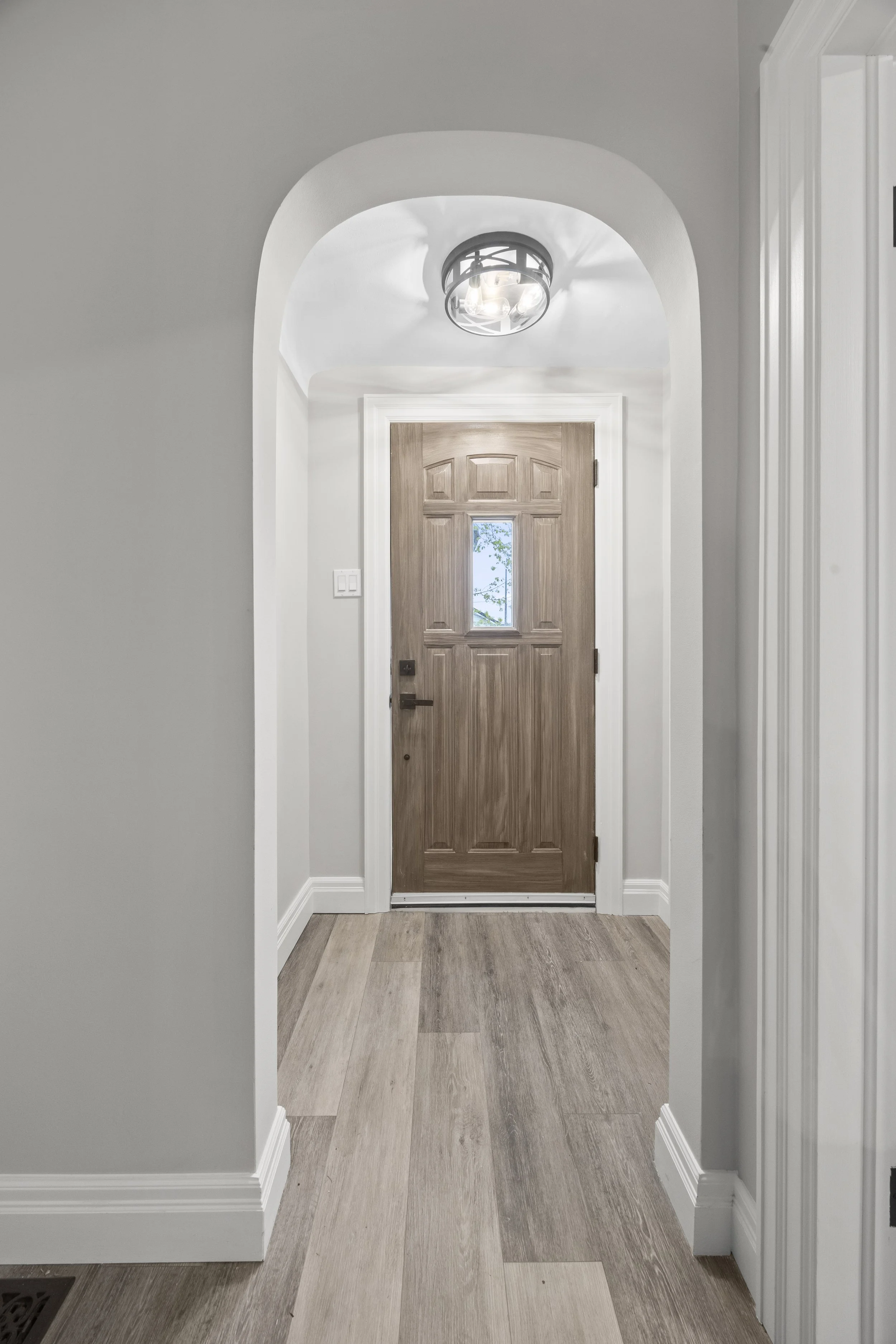 1326 Brydges St -07.JPG