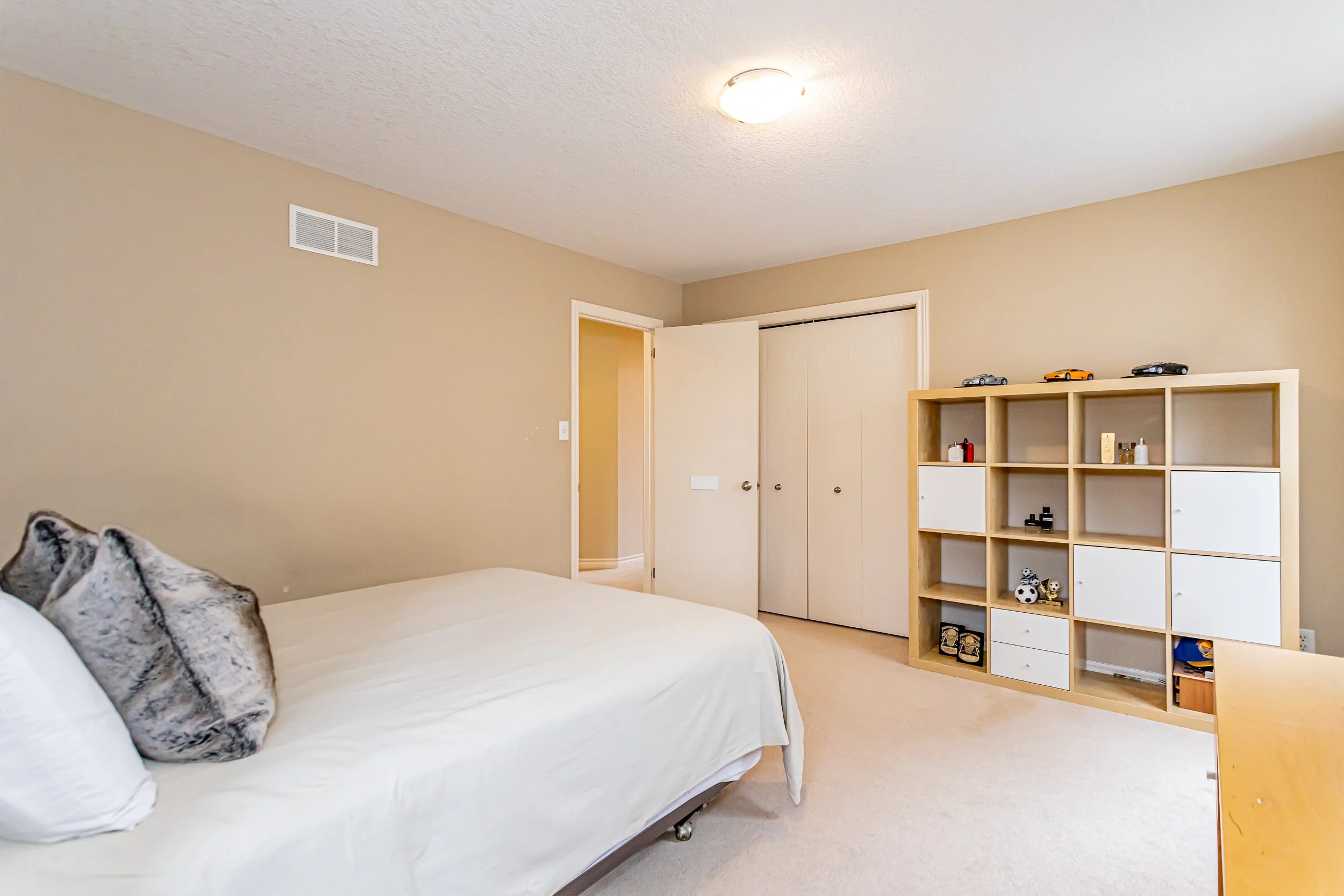 1822 Gough Ave-27.jpg