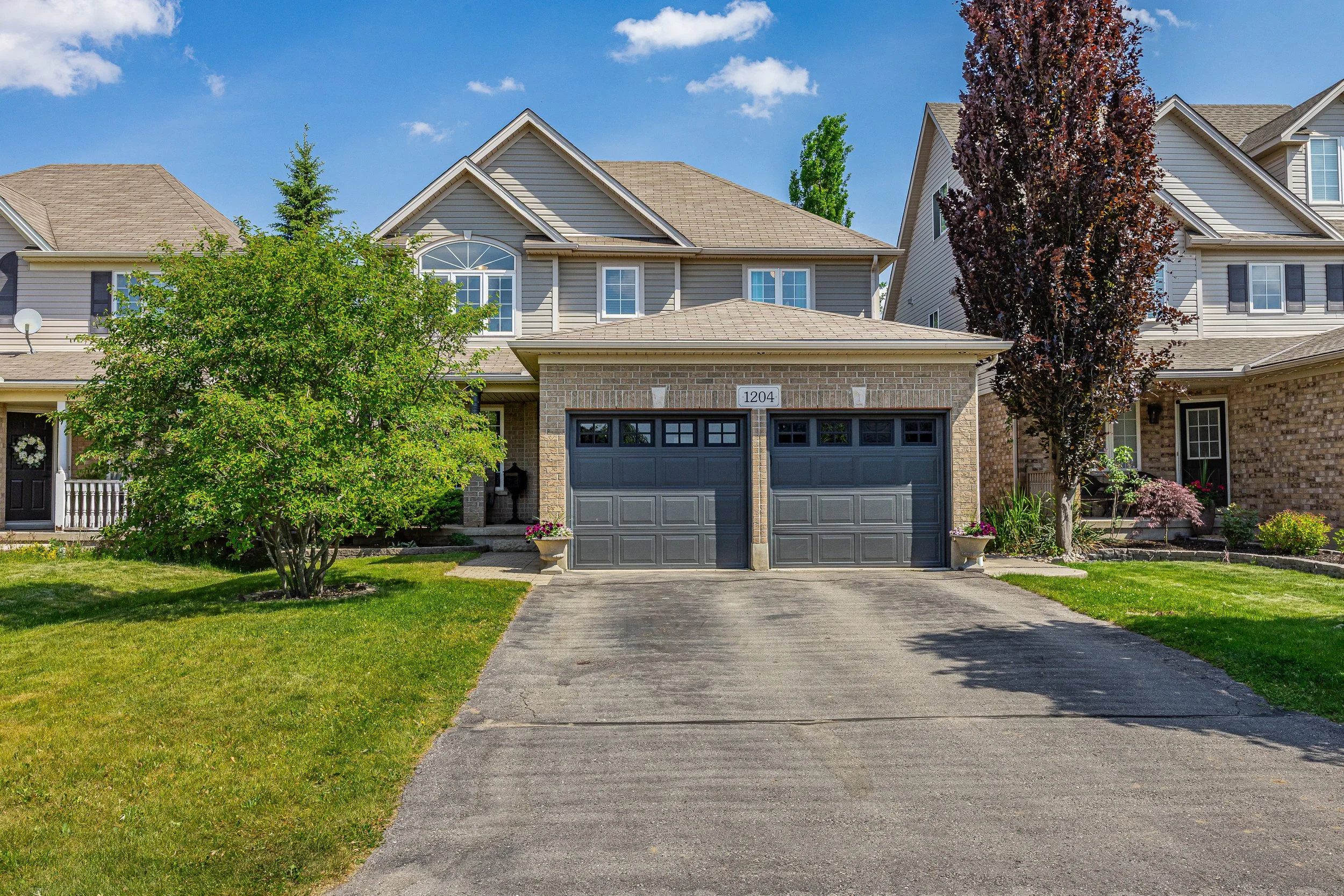 1204 Meadowvale Dr -01.jpg