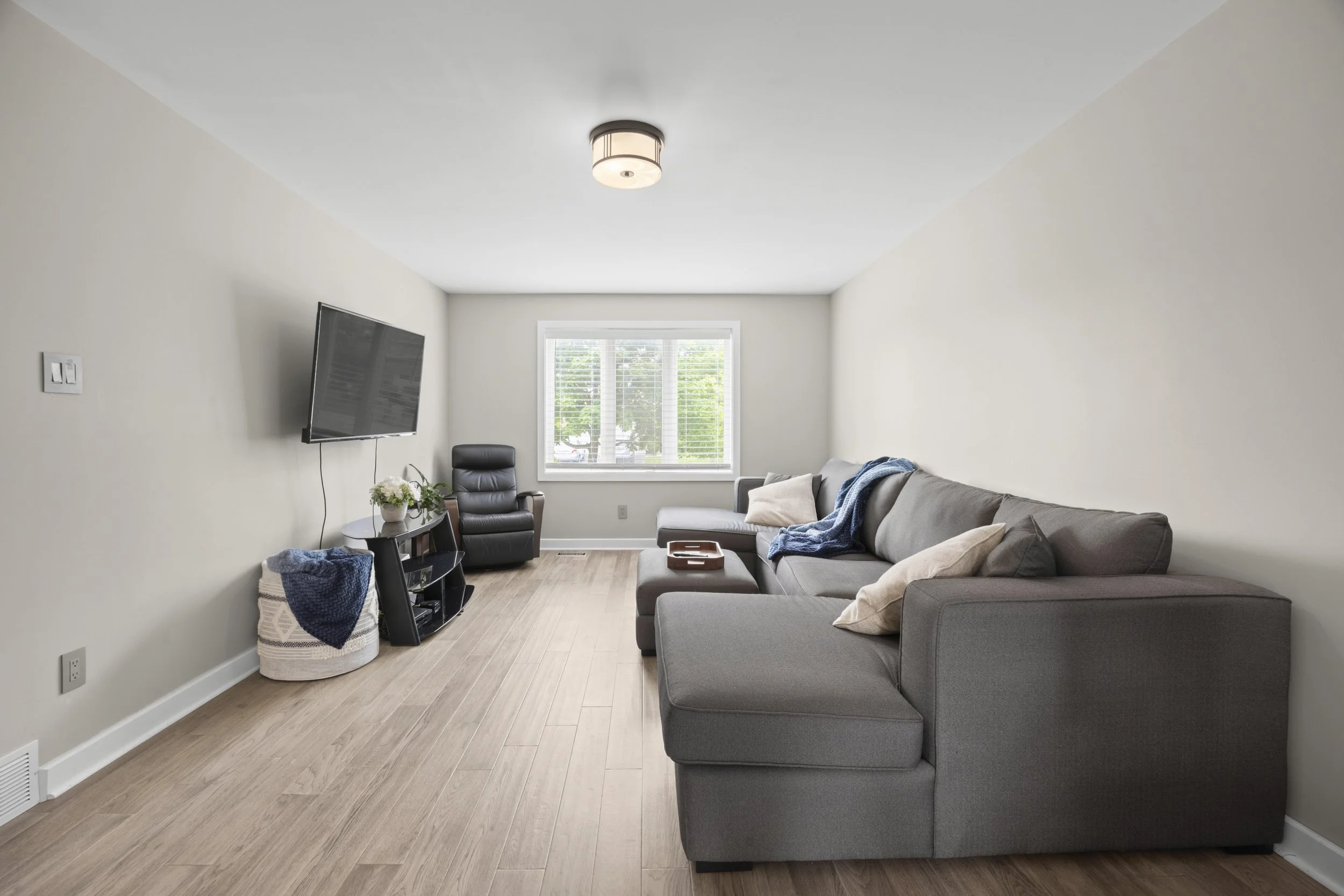 43 Meredith Dr -12.JPG