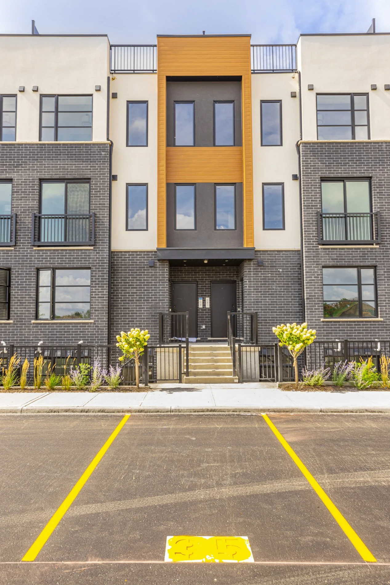 177-3900 Savoy St_16.jpg