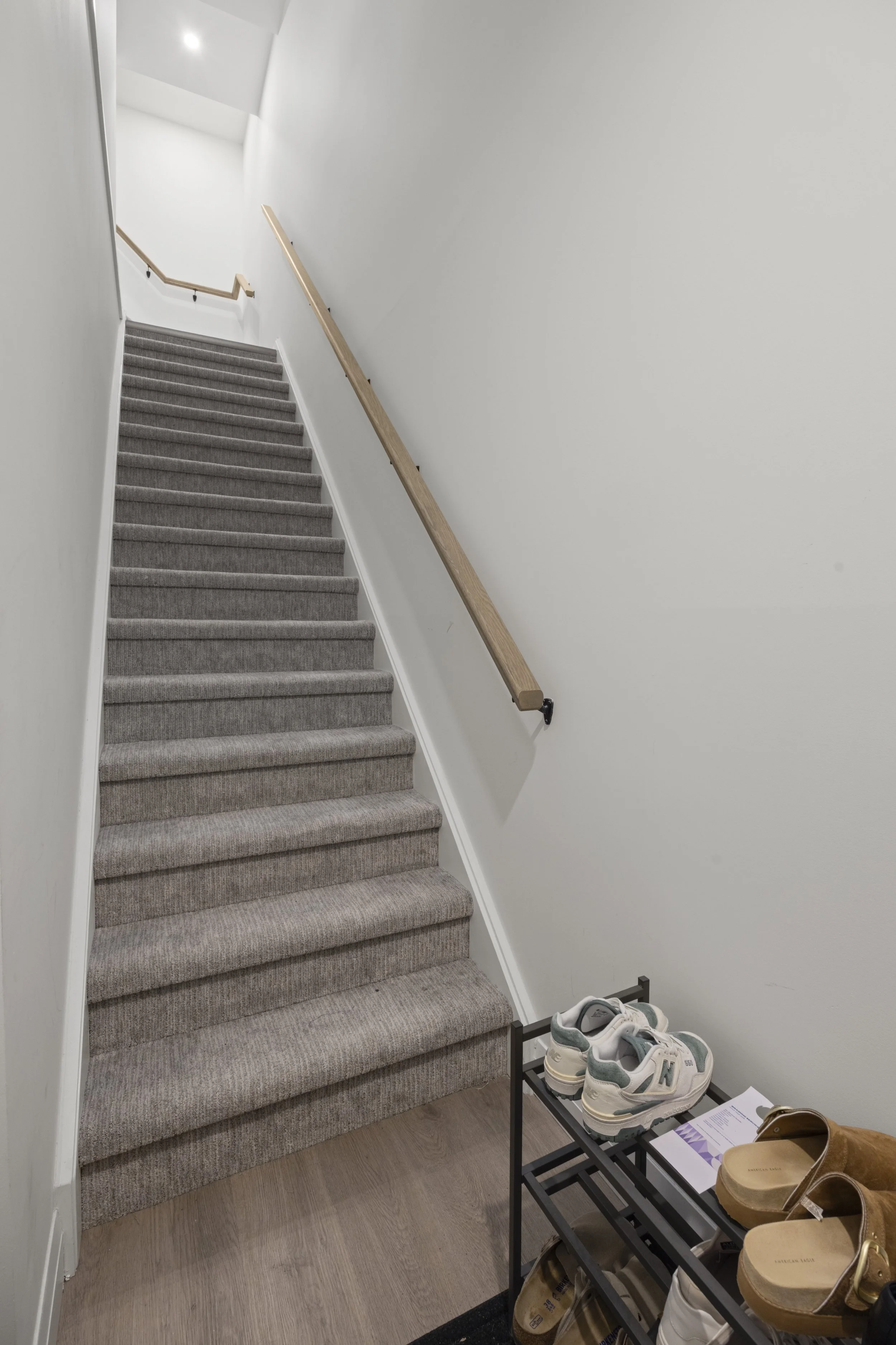 187-3900 Savoy St -05.JPG