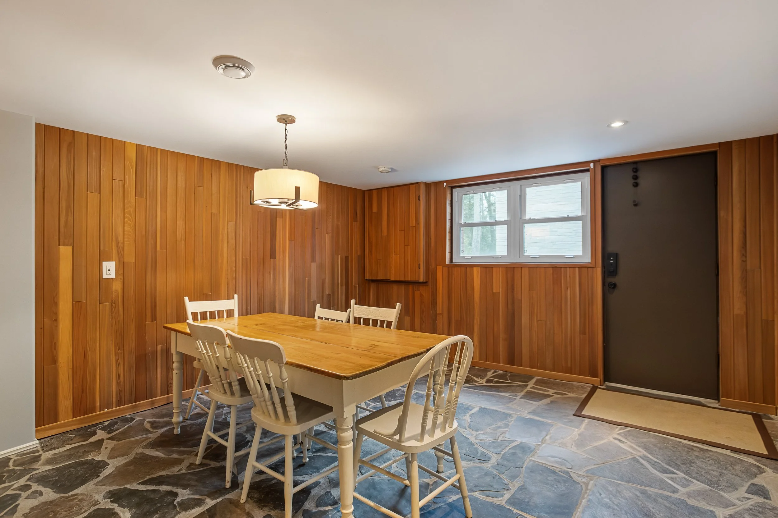 10405 Brewster Blvd-27.jpg