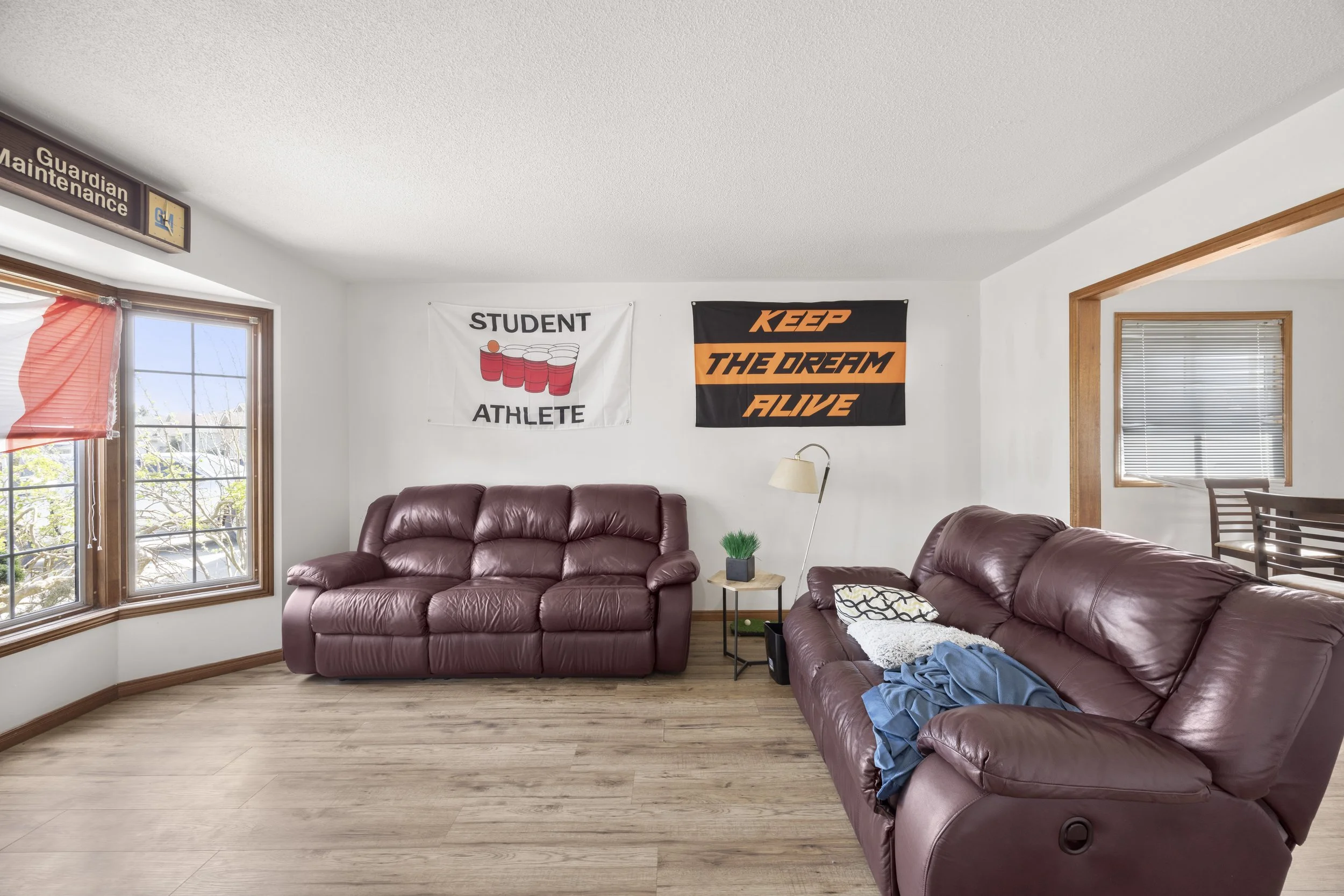 351 Fleming Dr -09.JPG