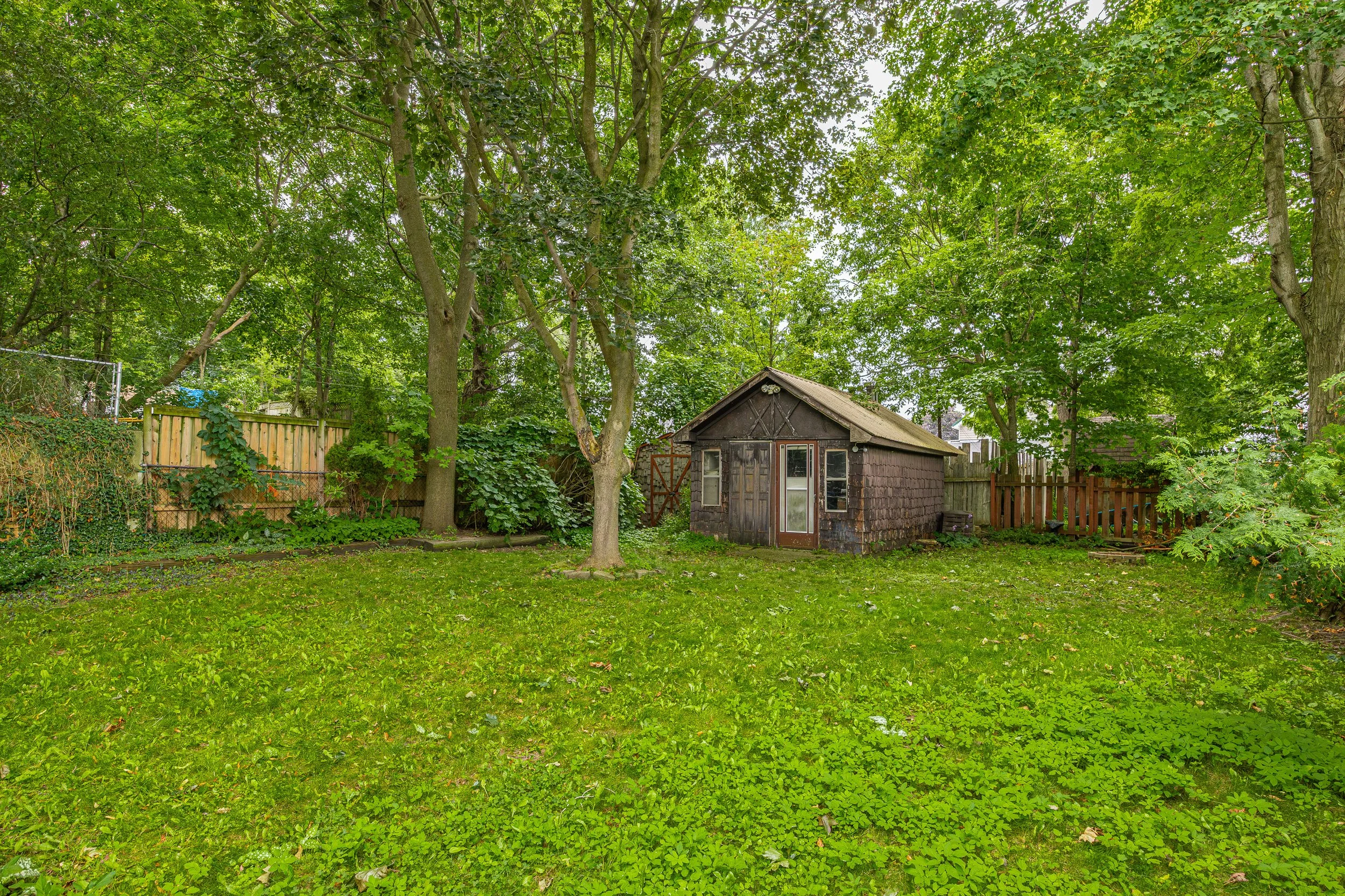 152 Wonham St S -42.jpg