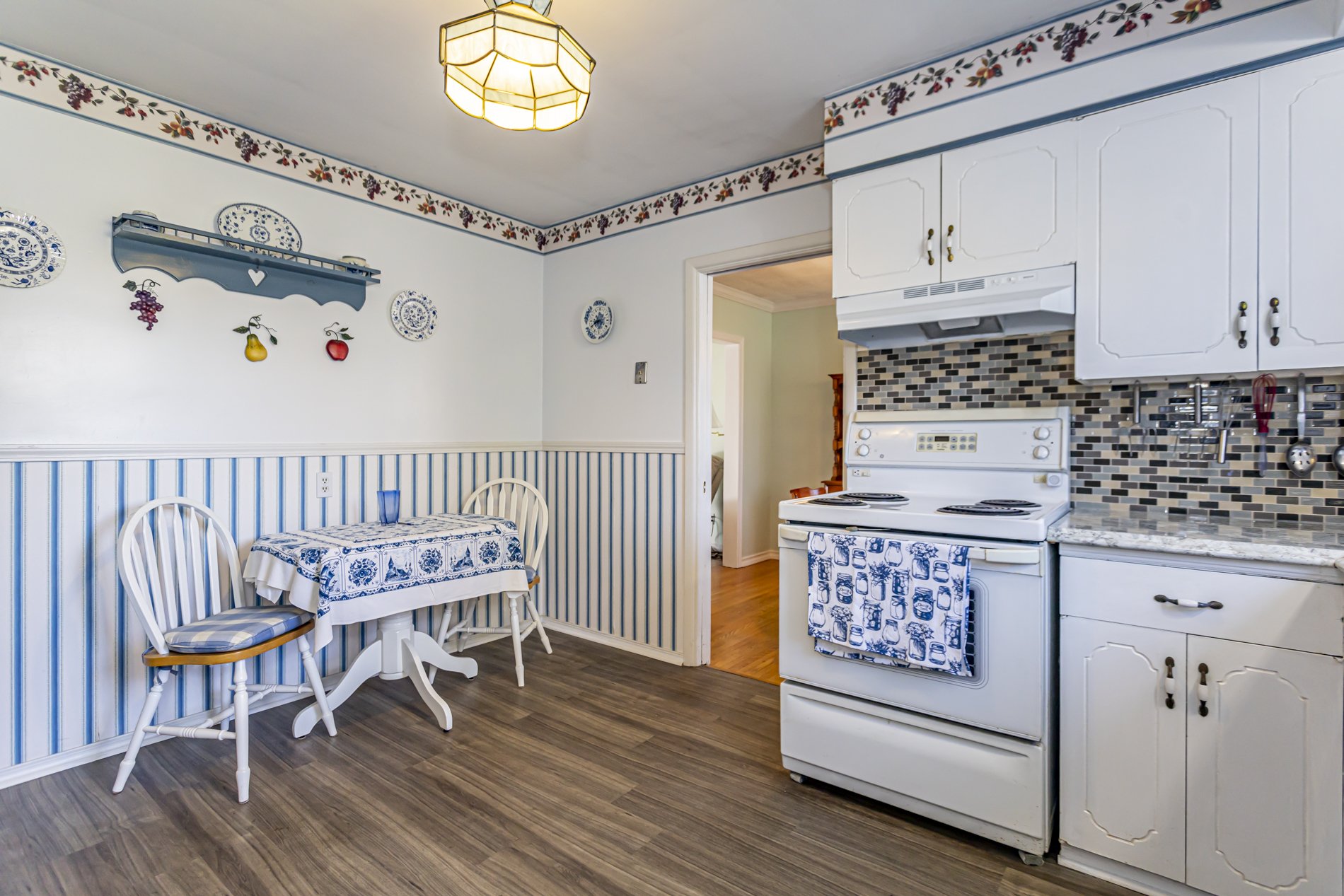 166 Base Line Rd W_18.JPG