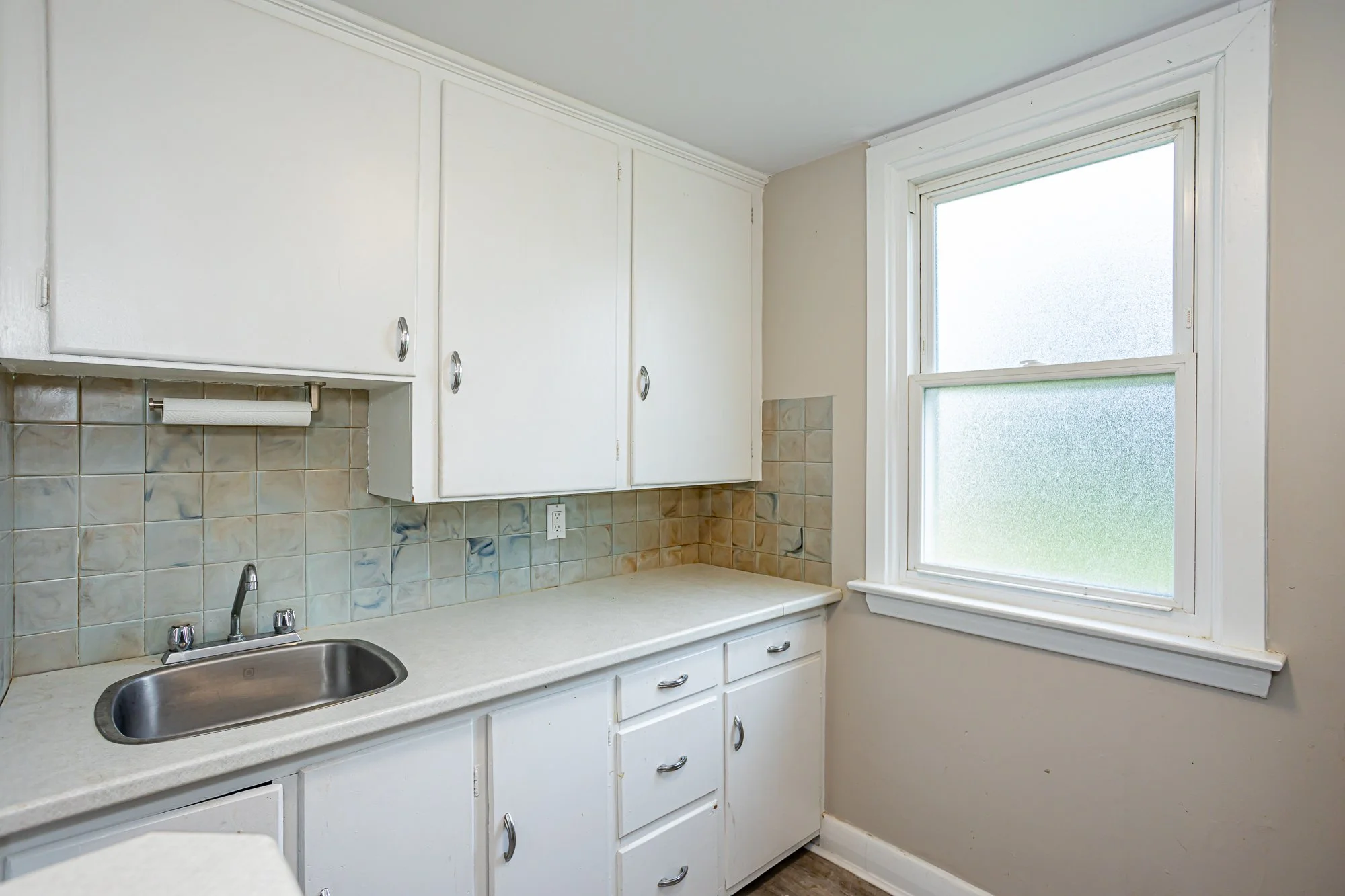 350 Winnipeg Blvd-28.jpg