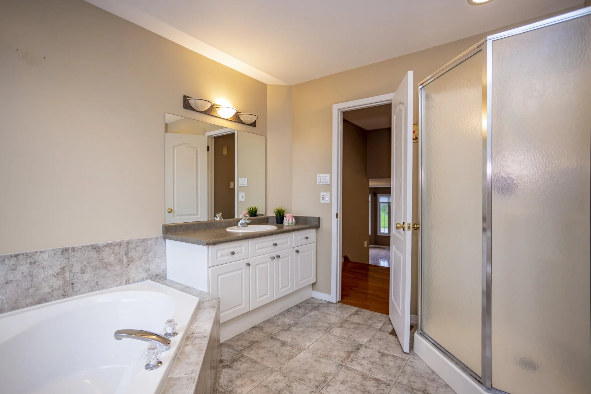 342 Jonathan St_20.JPG