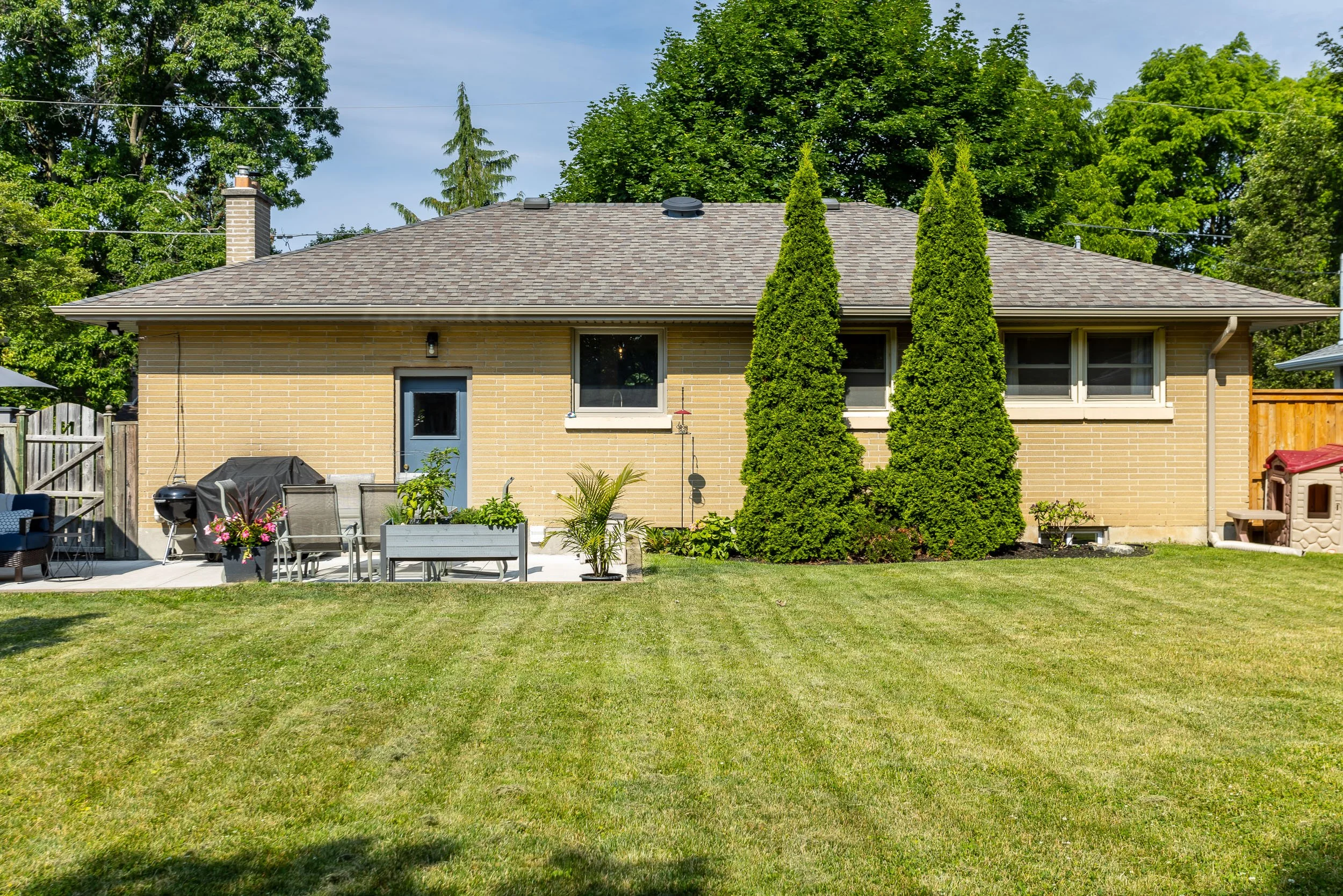 456 Jellicoe Cres-42.jpg