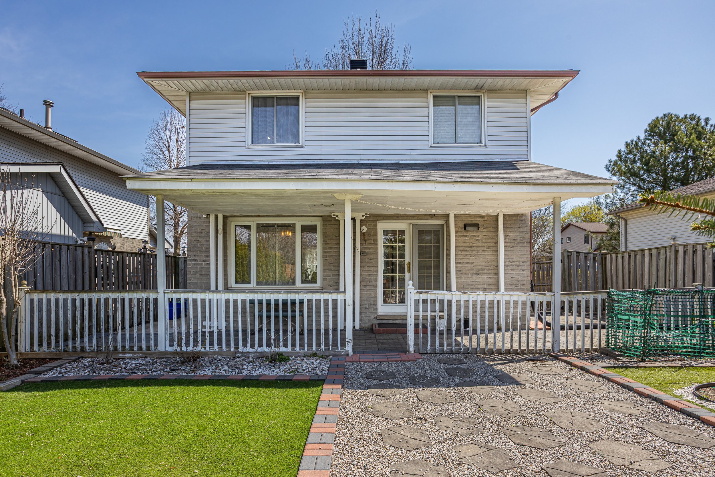 107 Ardsley Cres-35.jpg