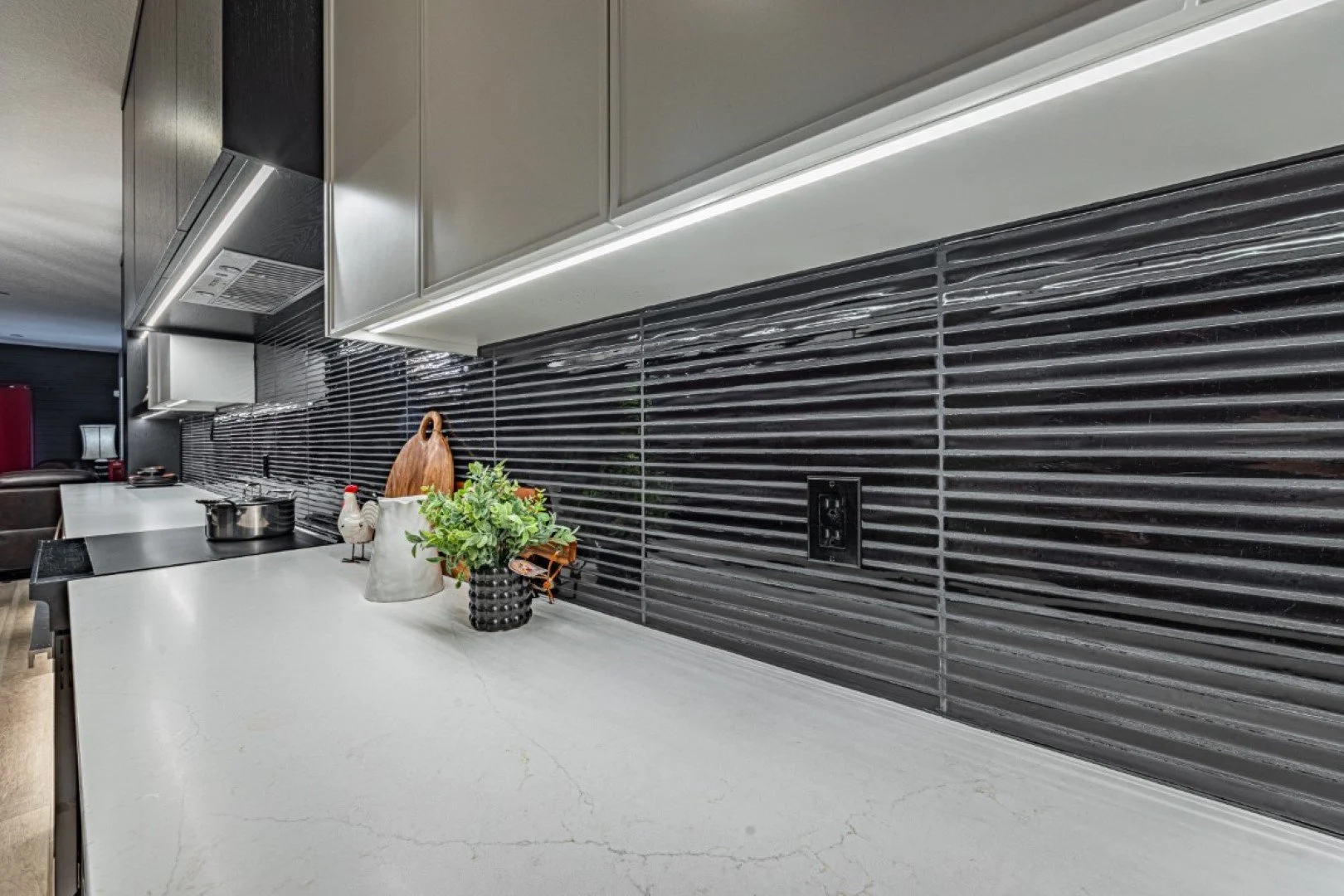 3229 Raleigh Cres-29.jpg