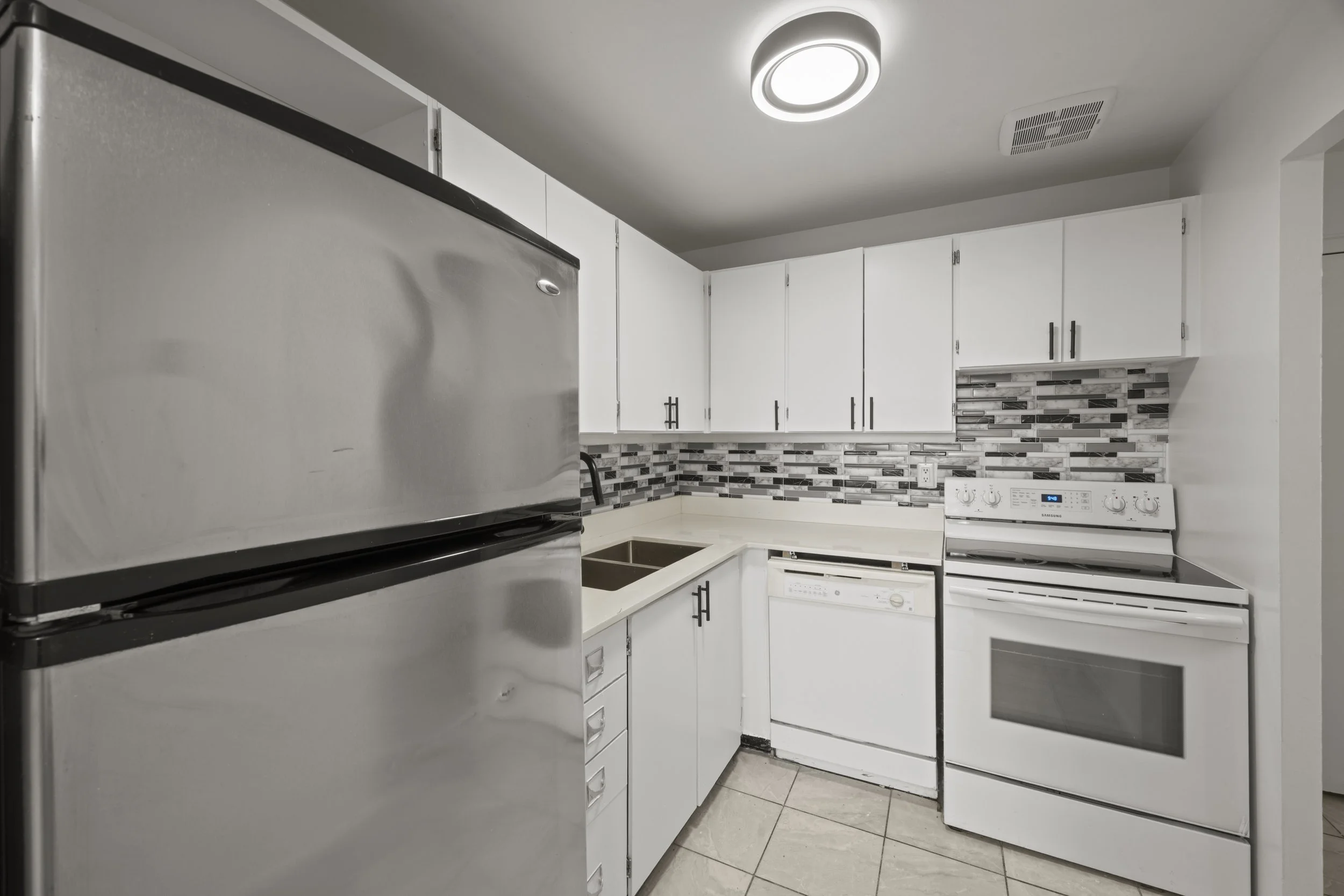 504-1104 Jalna Blvd -18.JPG