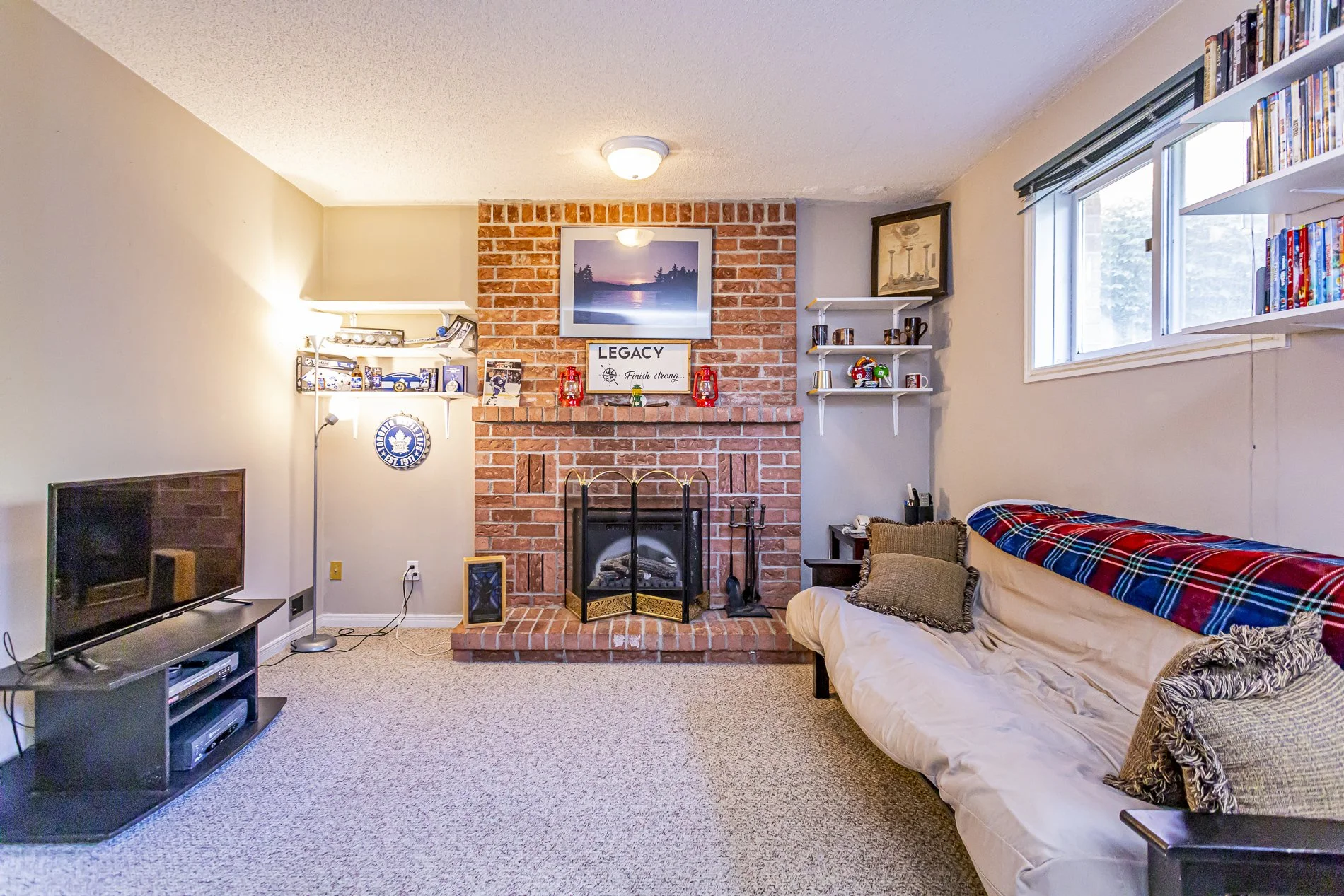 89 Midale Cres_32.jpg