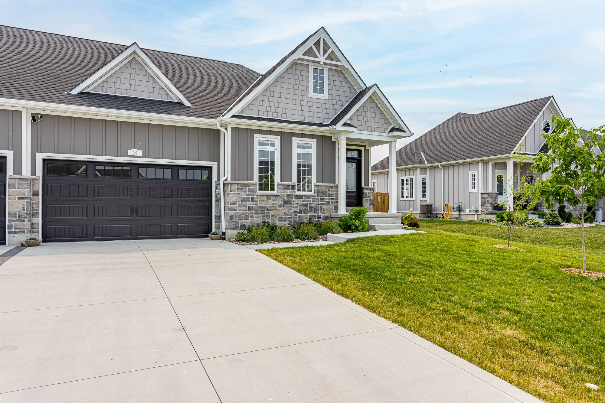 16 Tattersall Ln-2.jpg