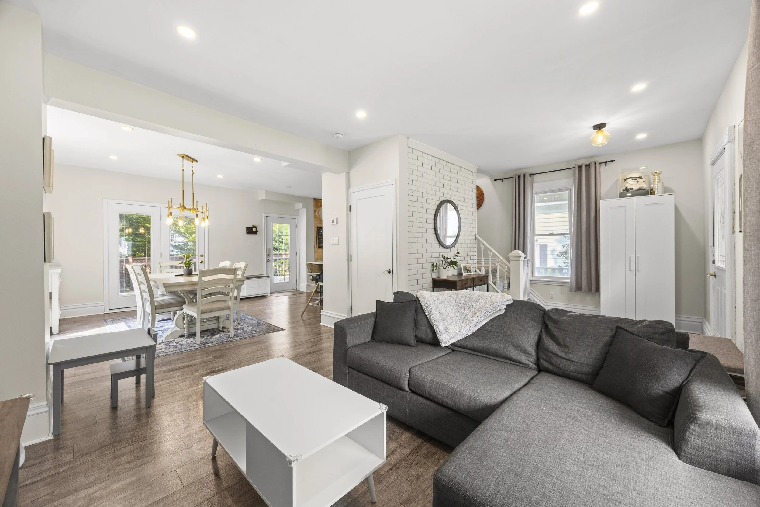 152 Wonham St S -12.jpg